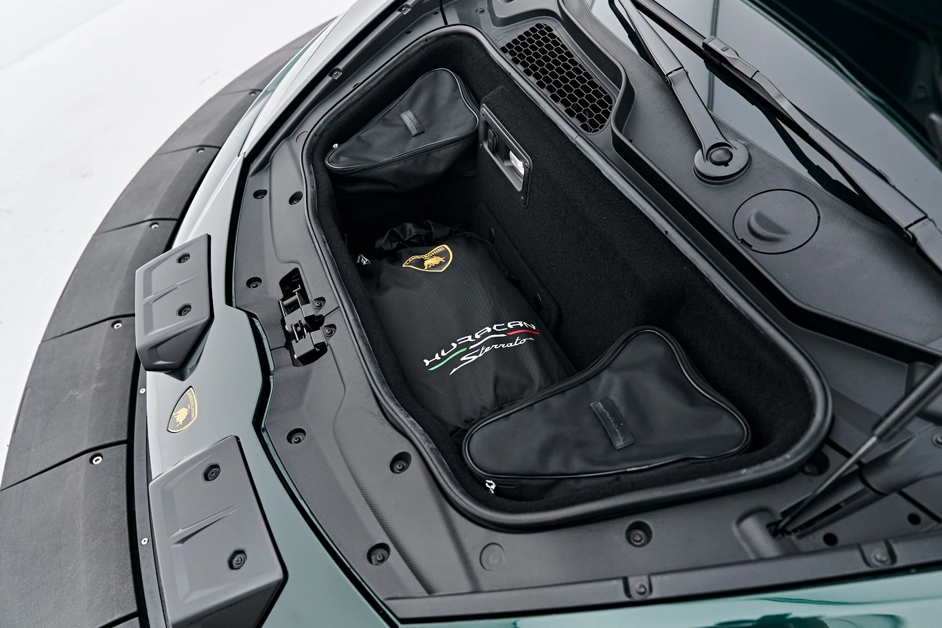 mph019_2316303206_Used_2024_Lamborghini_Huracan_Sterrato_Base_1790364972_ea37170be8