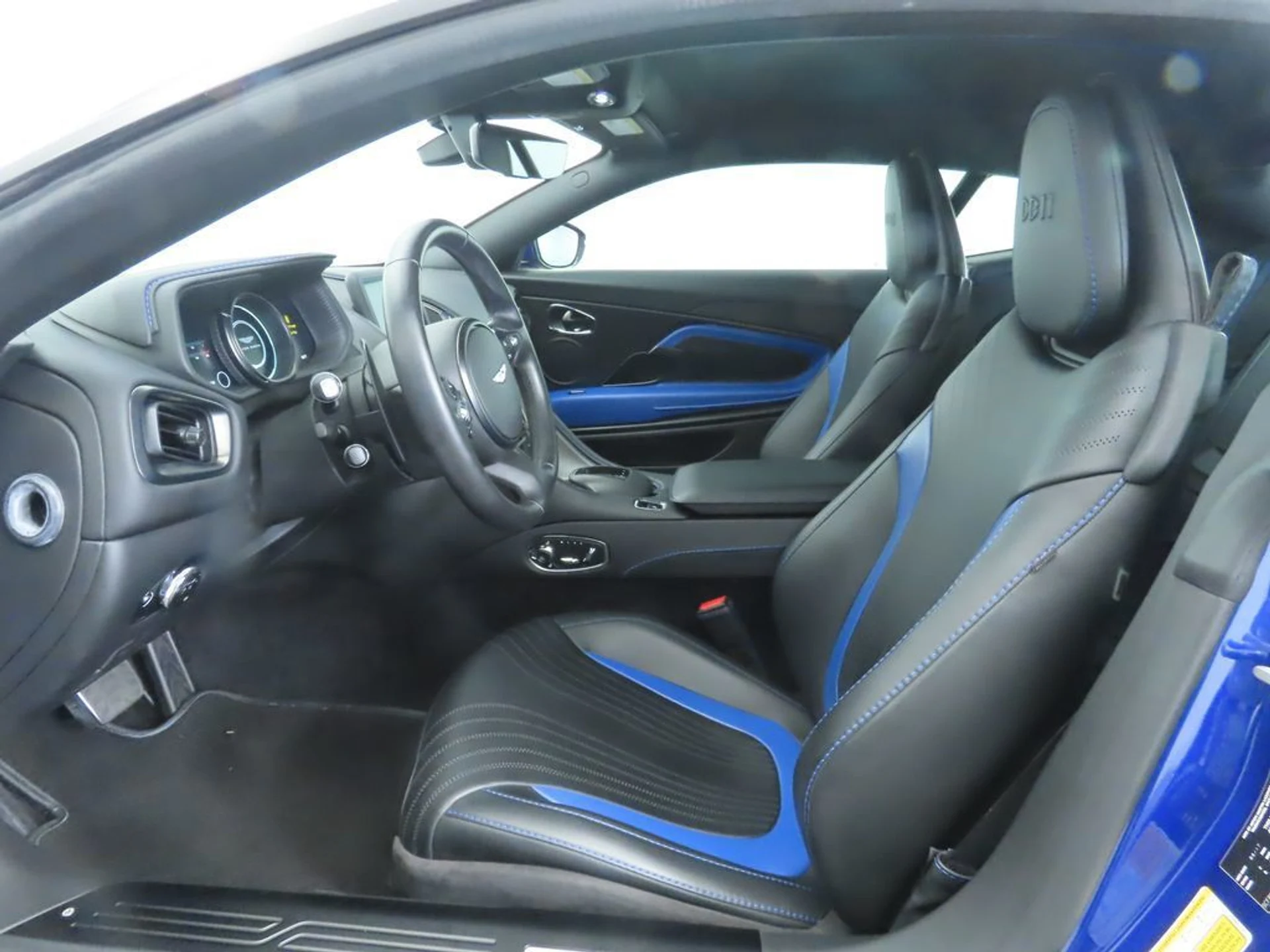 mph019_231710060_used_2018_aston_martin_db11_v12coupe_8119_22975098_20_1024_ad9693f931