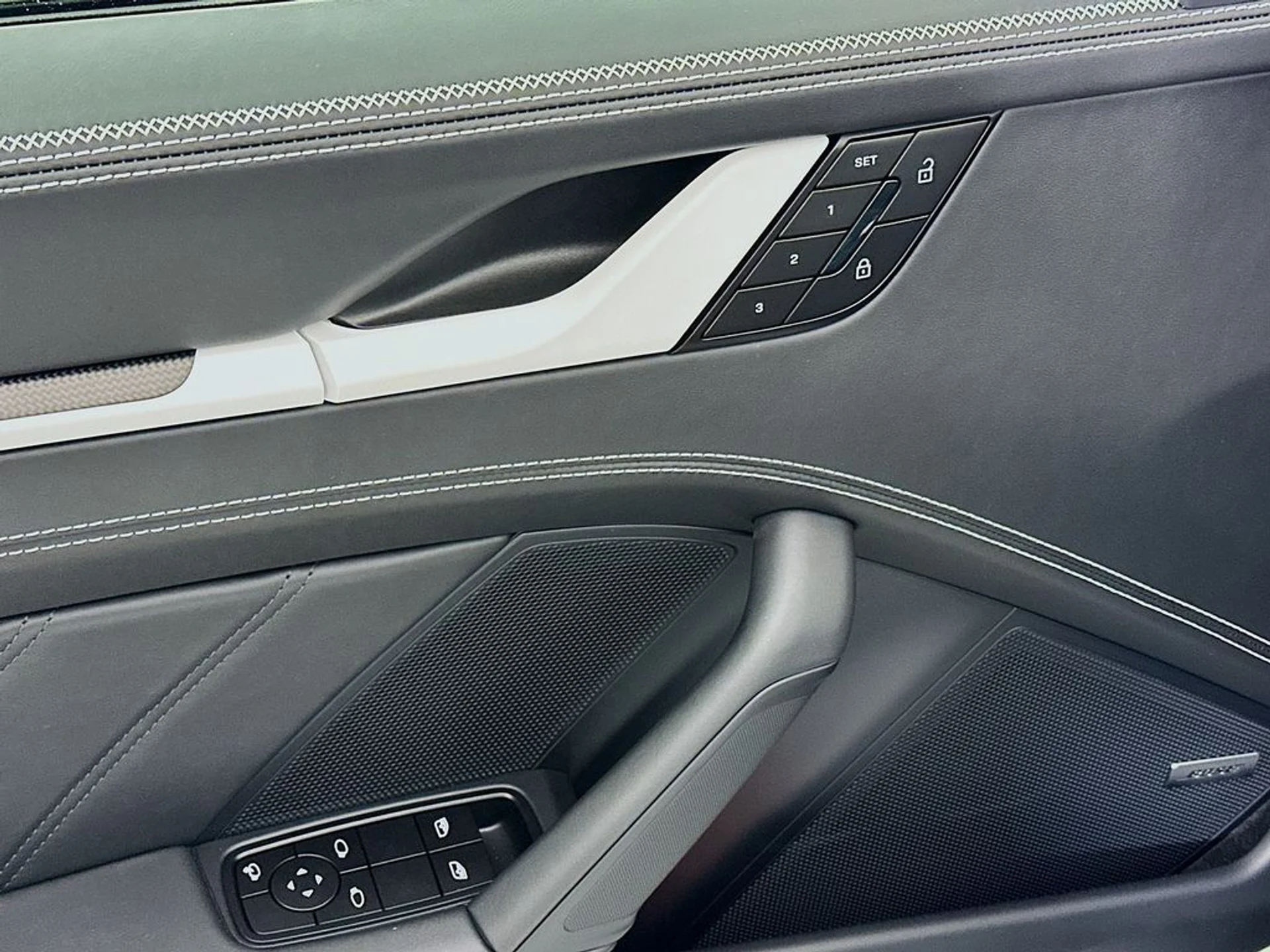 mph019_2322897245_7ca12d8eb190bccb85e5415c8fea0783x_861f689245