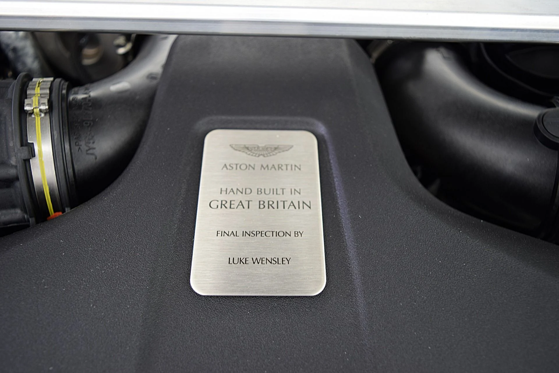 mph019_2324779794_Used_2023_Aston_Martin_Vantage_Coupe_9d21700f44