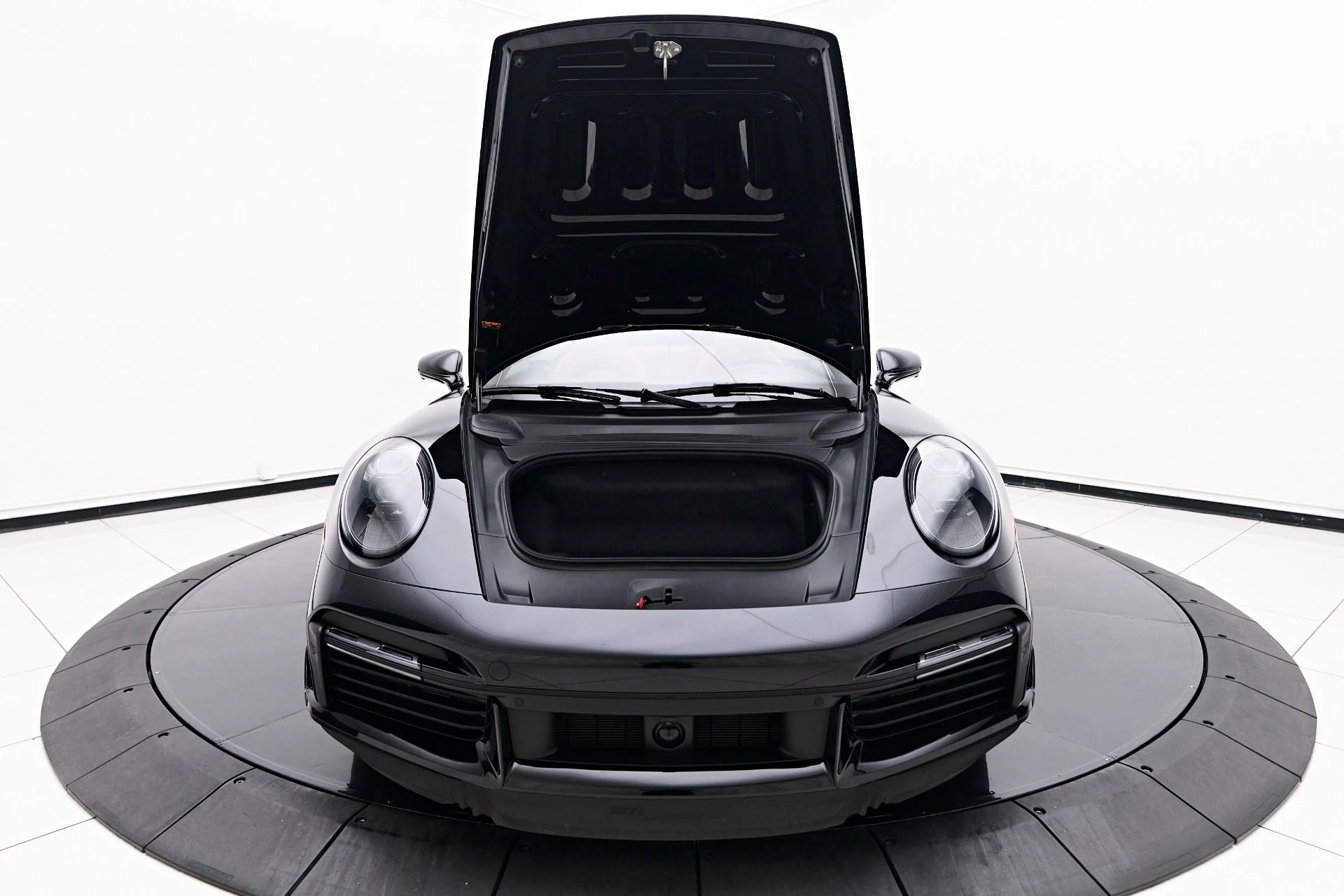 mph019_2329375325_Used_2024_Porsche_911_Turbo_S_1758674560_3975076bbd