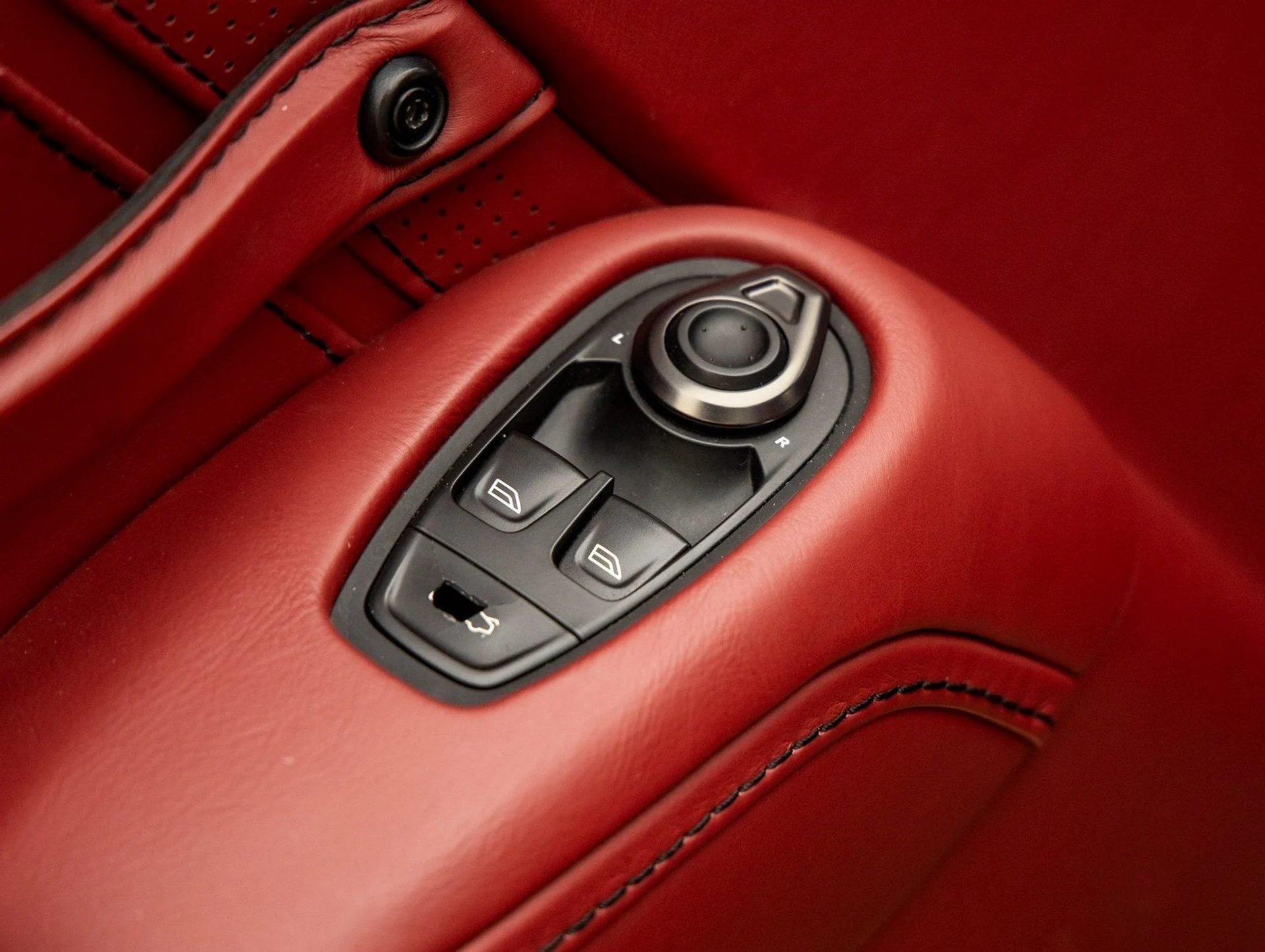 mph019_2330982557_20_b47840815d