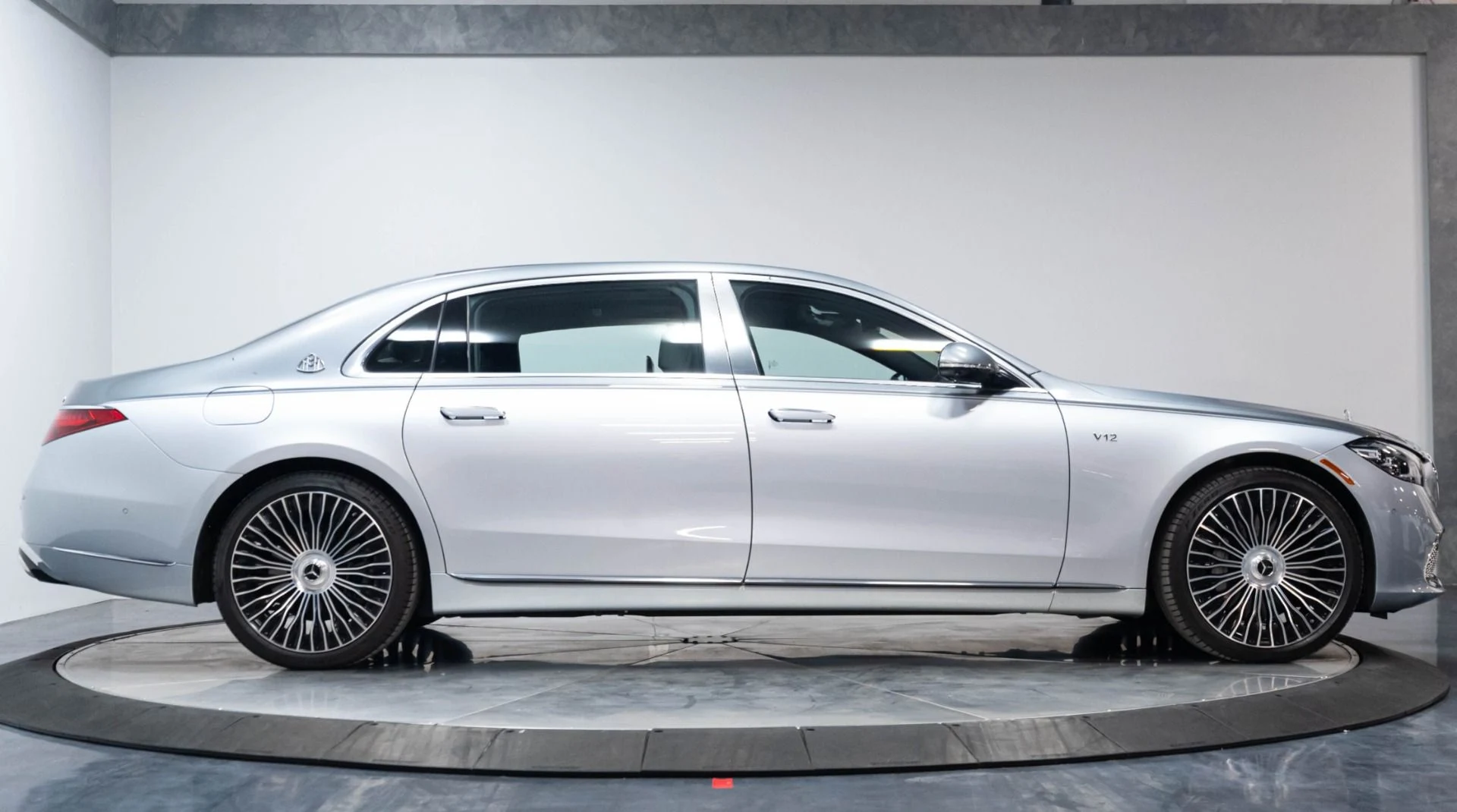 mph019_2332997342_Used_2024_Mercedes_Benz_S_Class_Maybach_S_680_4_MATIC_1783529476_6770a03db6