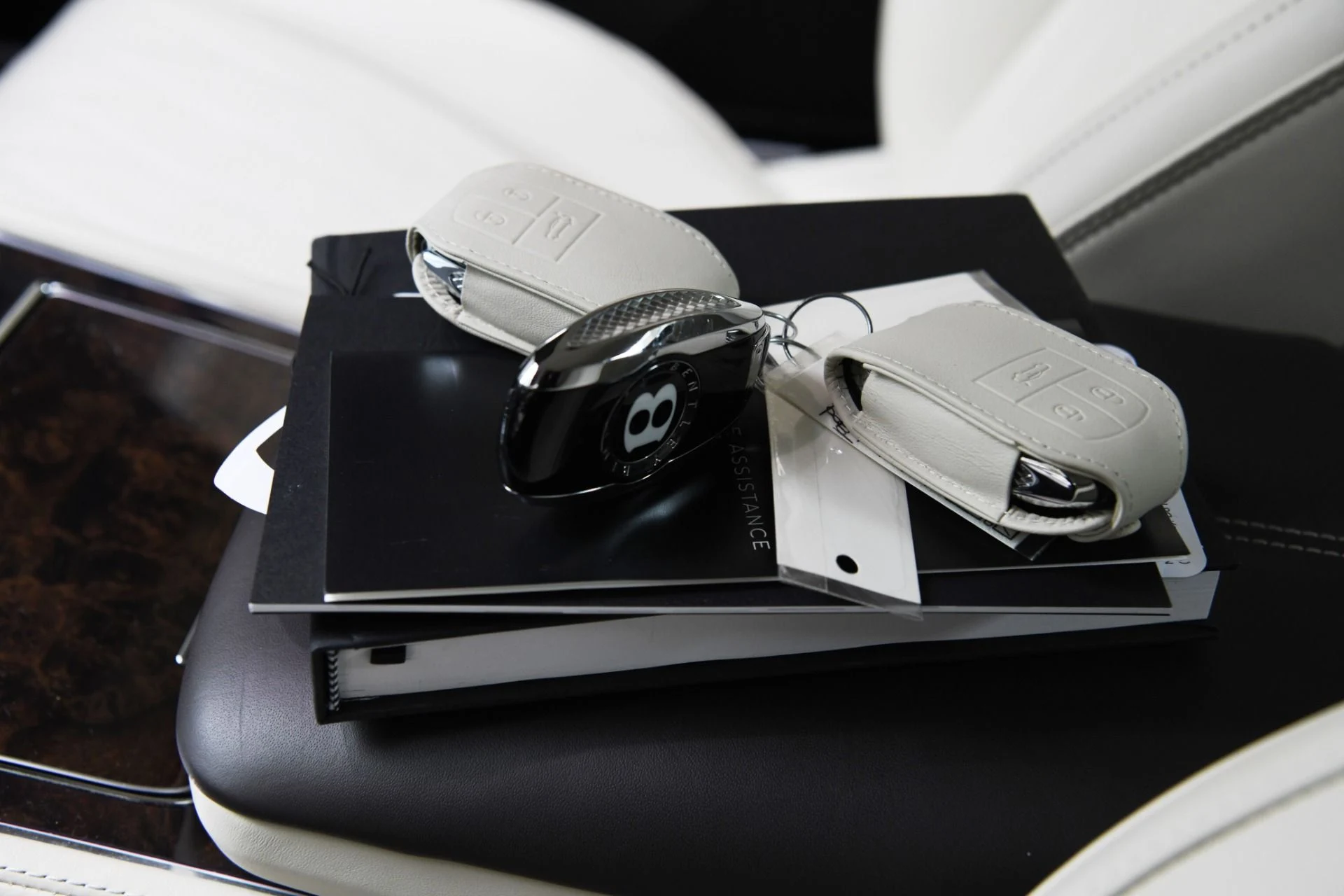 mph019_2339438014_Used_2024_Bentley_Continental_GTC_Convertible_GTC_Azure_V8_1759874736_be250c17c2