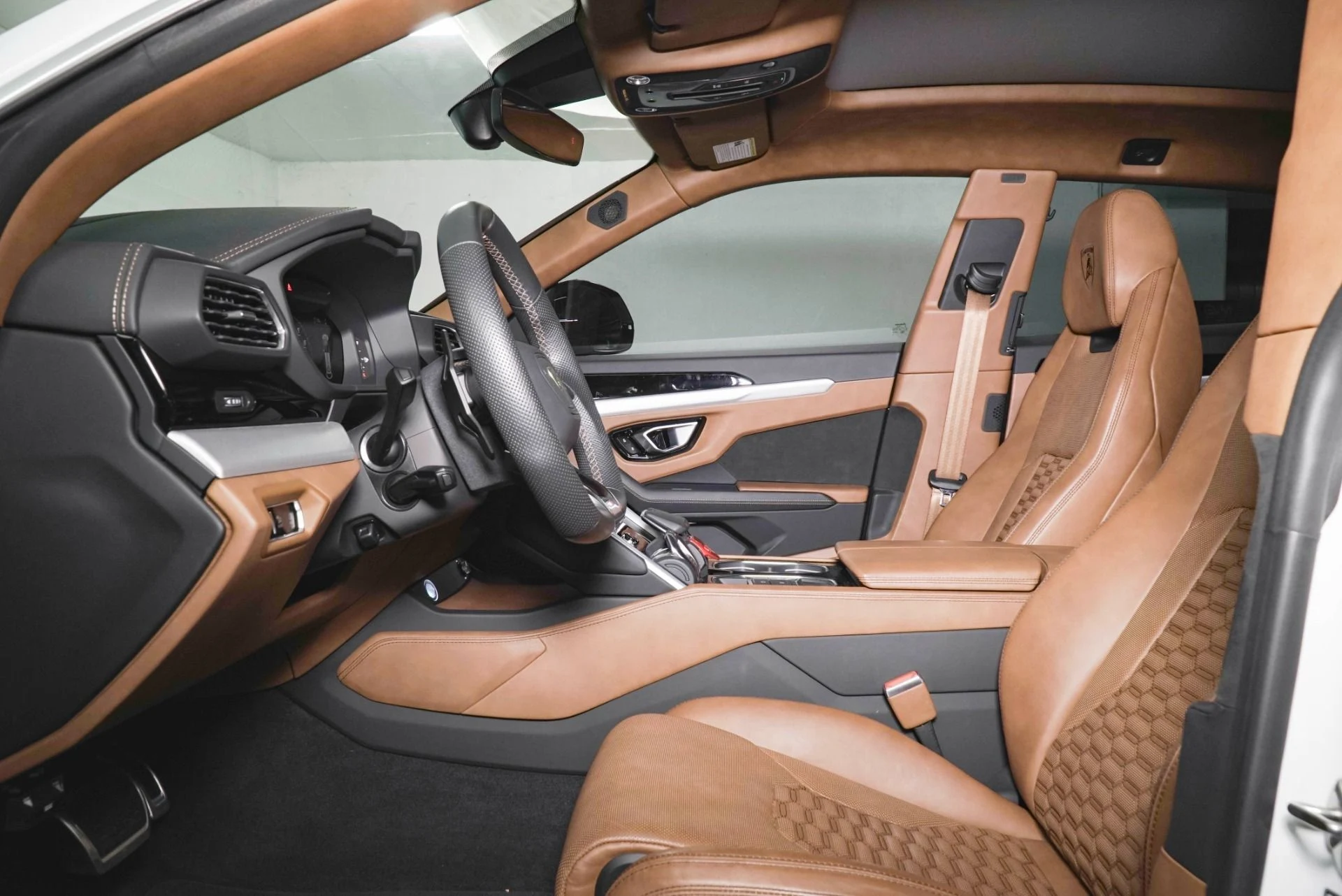 mph019_2340986966_Used_2022_Lamborghini_Urus_1785773690_8b2a27e82b