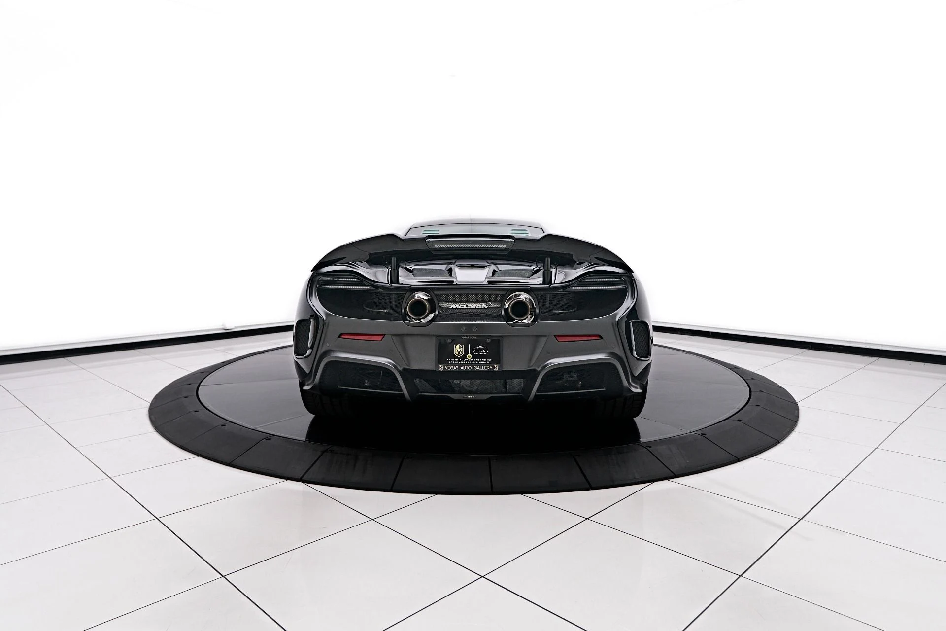 mph019_2343143391_Used_2016_Mc_Laren_675_LT_Base_1756862755_8e9a8a5136