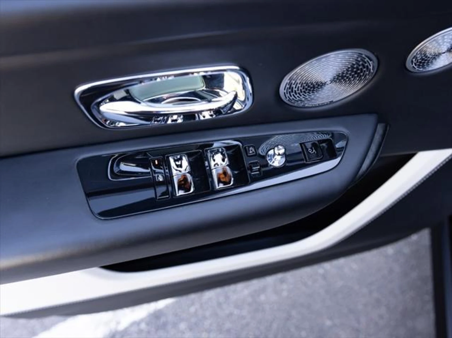 mph019_2345230494_342960235_6673c0227c1dc78c17071b5d_3b168d3910