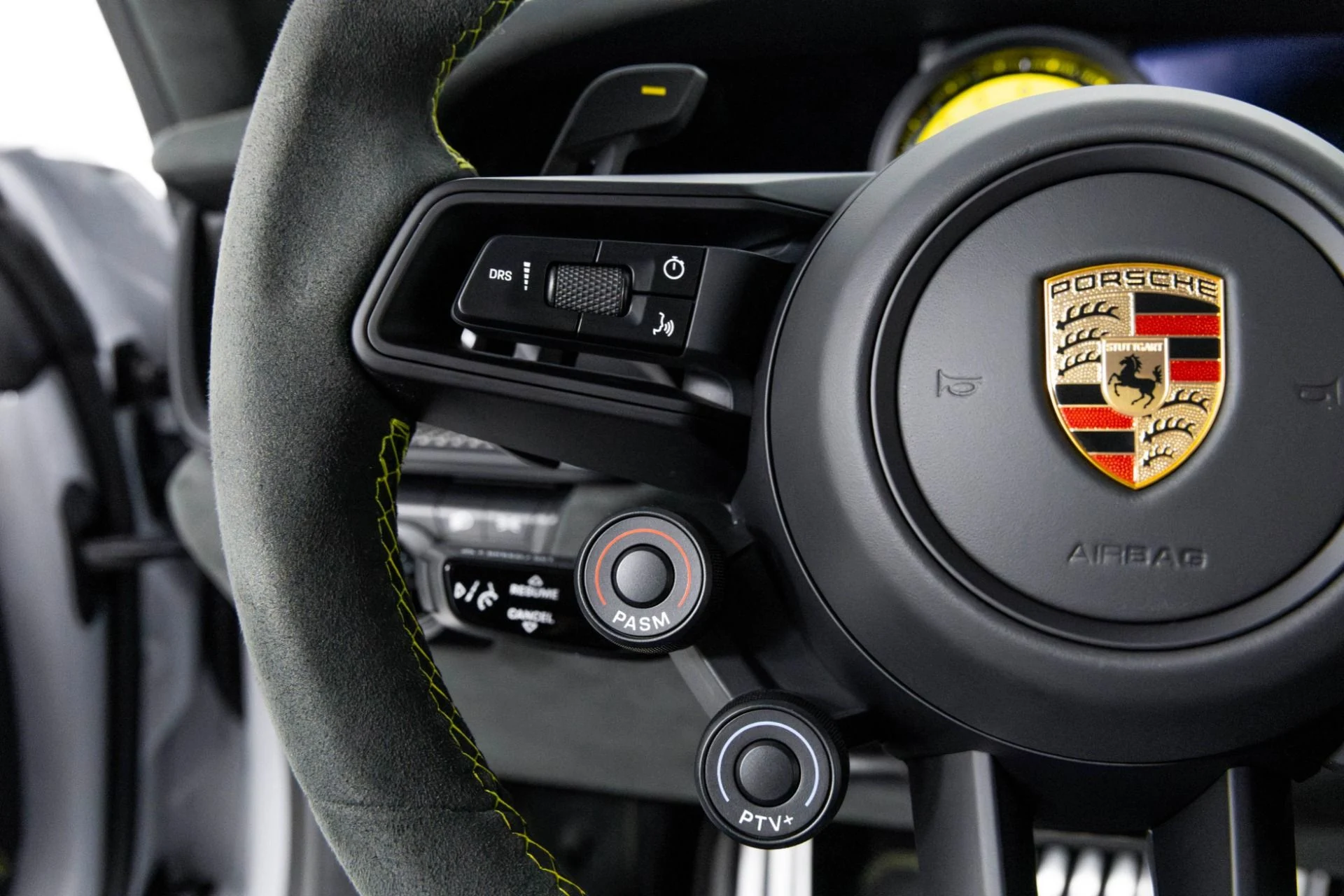 mph019_2345516945_Used_2025_Porsche_911_GT_3_RS_1763053555_fff21772bd