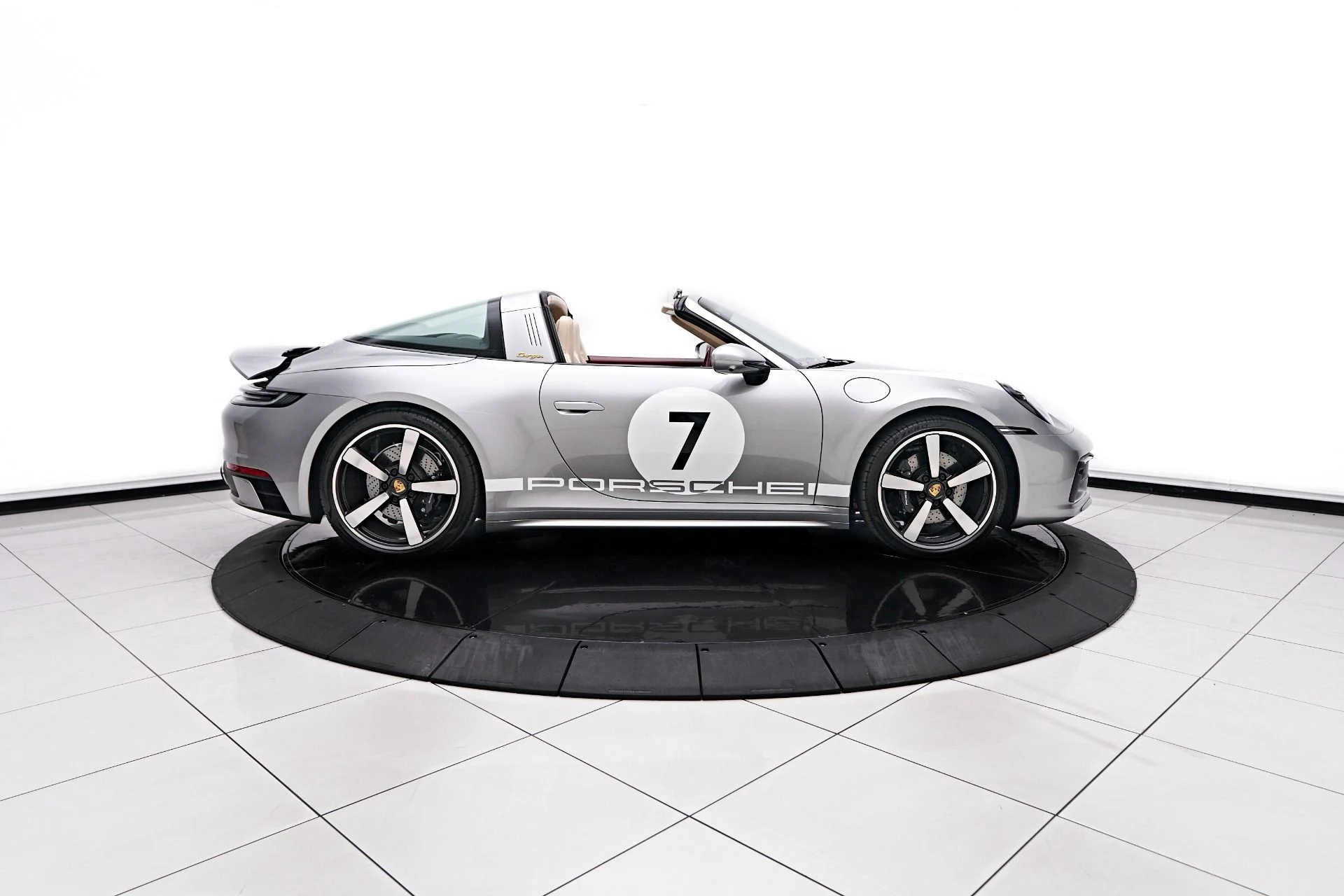mph019_2360837721_Used_2021_Porsche_911_Targa_4_S_1757037621_021d81dd24
