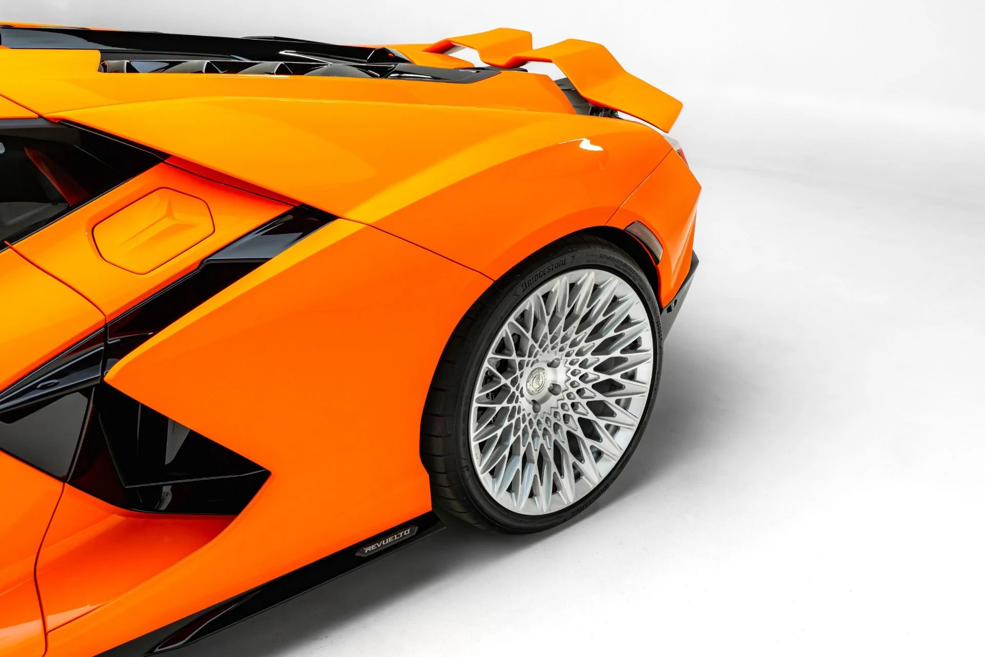 mph019_2363489166_Used_2024_Lamborghini_Revuelto_1781129539_f506c29530