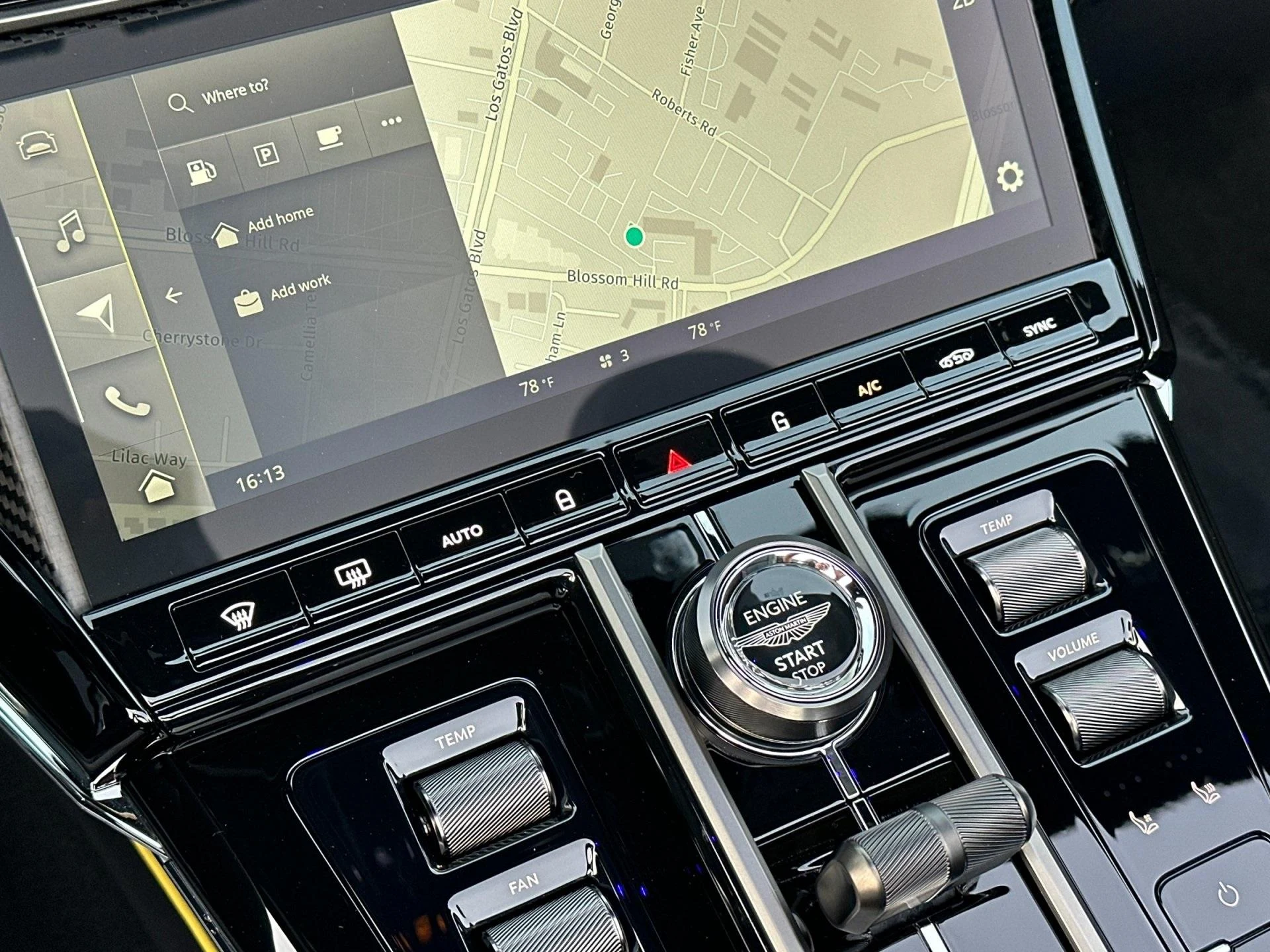 mph019_2365426768_New_2026_Aston_Martin_Vantage_Roadster_1764774704_6b72de3de9