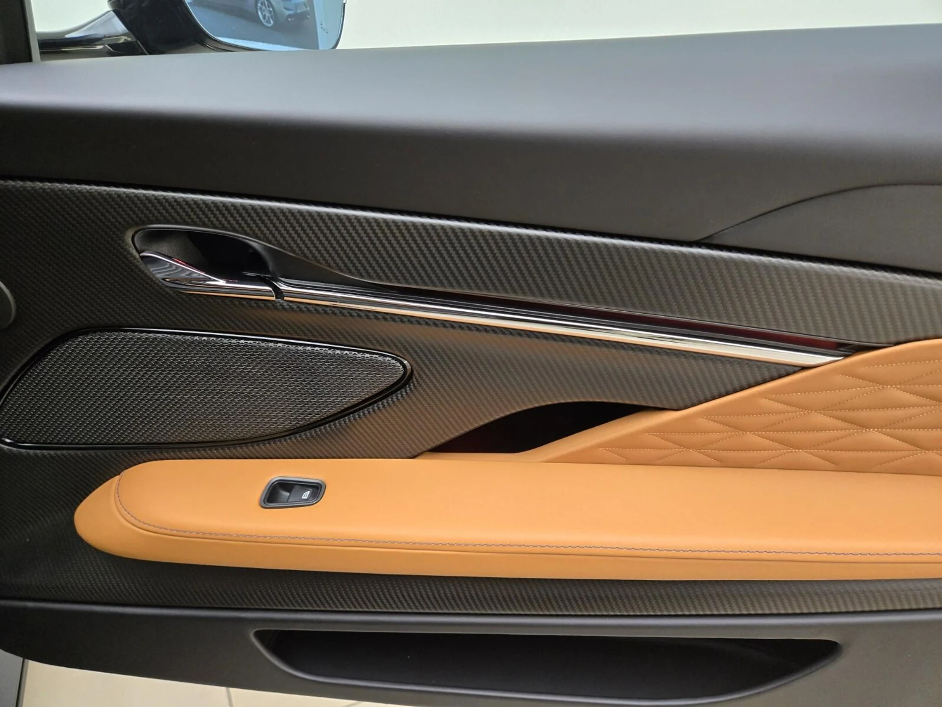 mph019_2370317511_New_2026_Aston_Martin_DB_12_1769062389_ec6b9160cc