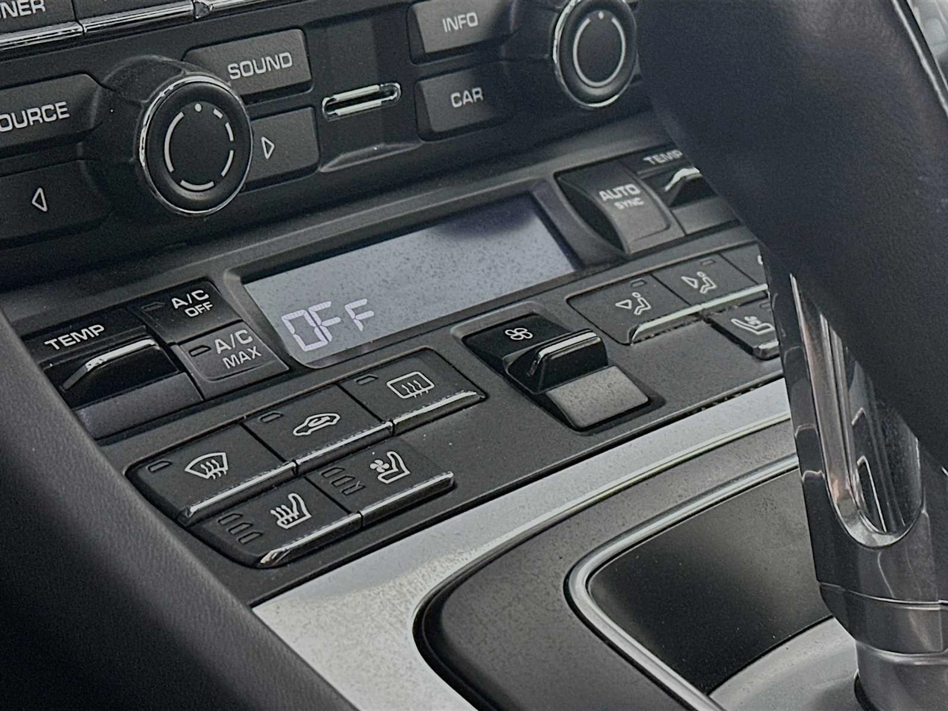 mph019_2375722267_aae68dce9460c1795ba44c9424ce5b83_8ef05347dd