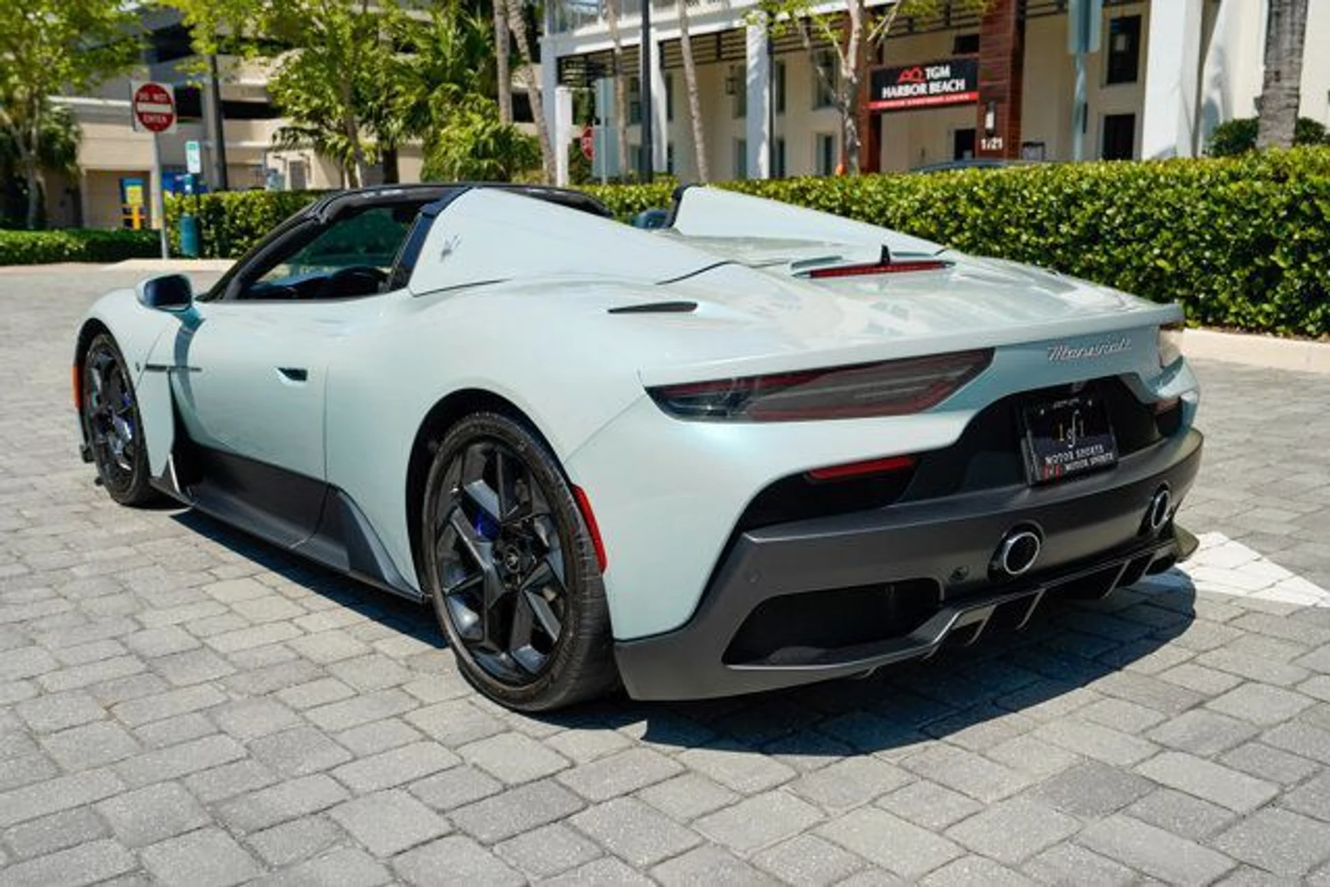 mph019_2381240880_22997717_20_640_b9a9d9bf41