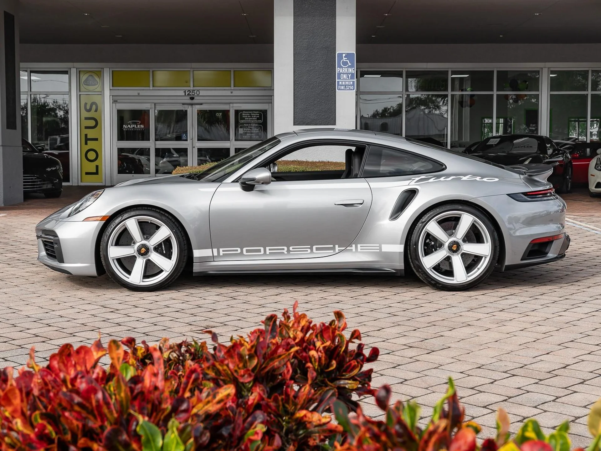 mph019_2382092310_Used_2025_Porsche_911_Turbo_1762268502_c153ba7d50