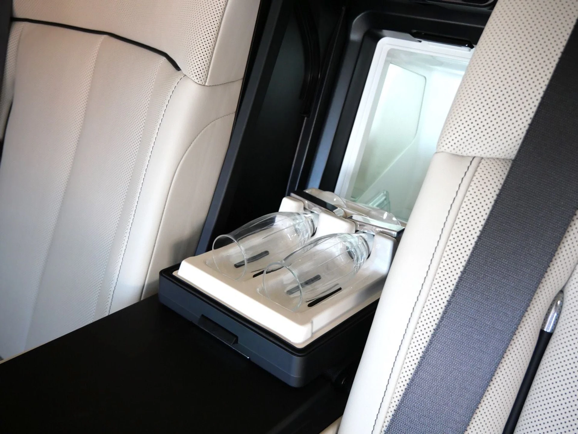 mph019_2383604664_0ec9bf31c3e44bc4ec3e8407a71d3c5dx_ddb83c5e7b