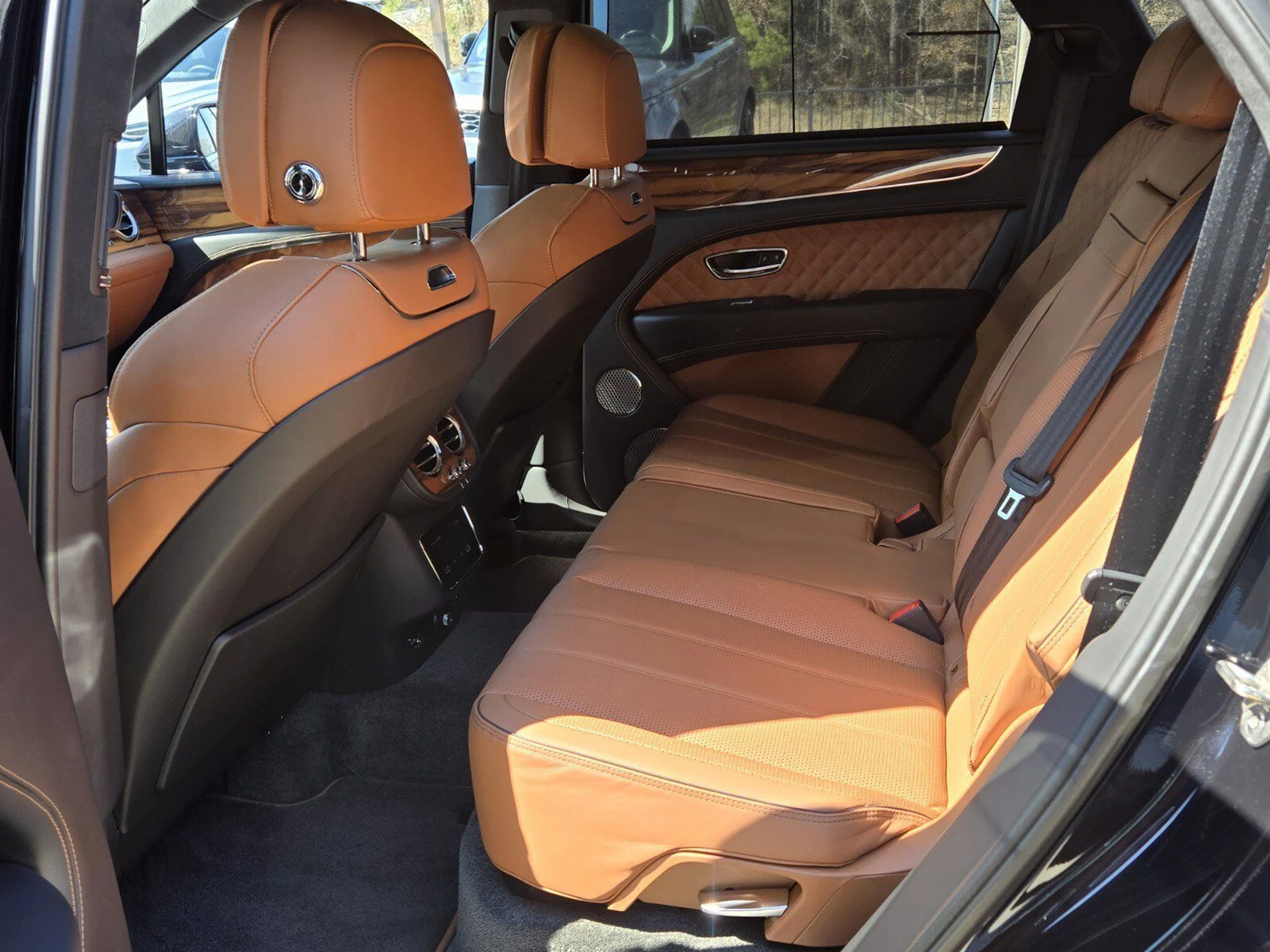 mph019_2385123284_86382f54019d6c75f583056f129cffd2x_c6a2a61a47