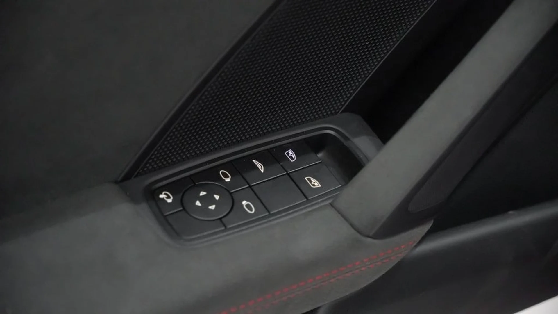 mph019_2388175193_f756f168a0398dbf7744ab9e80bf8eb8x_ddabb5a2b7