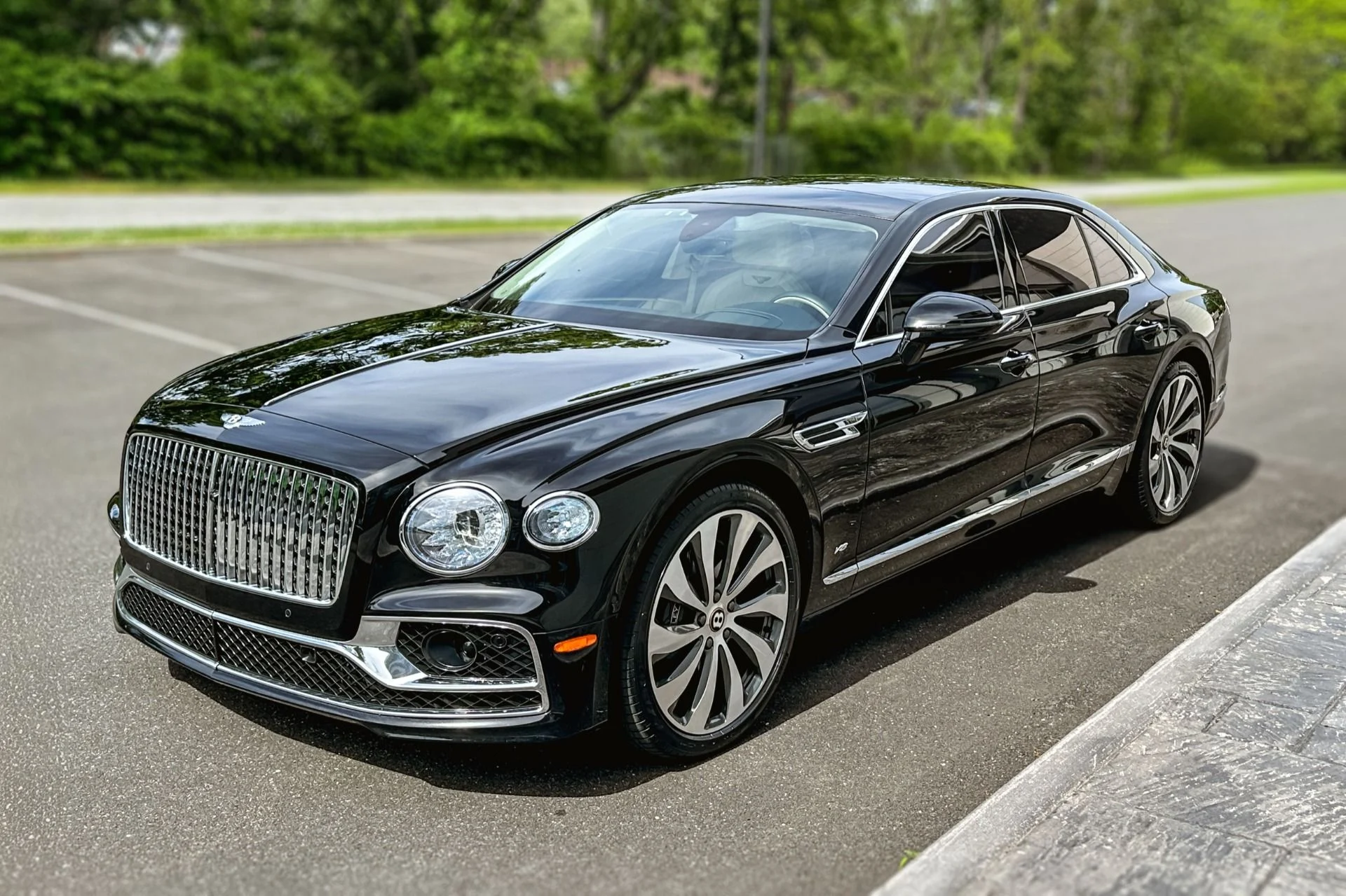 mph019_2391098249_Used_2022_Bentley_Flying_Spur_V8_1779967865_6cc2e857b8