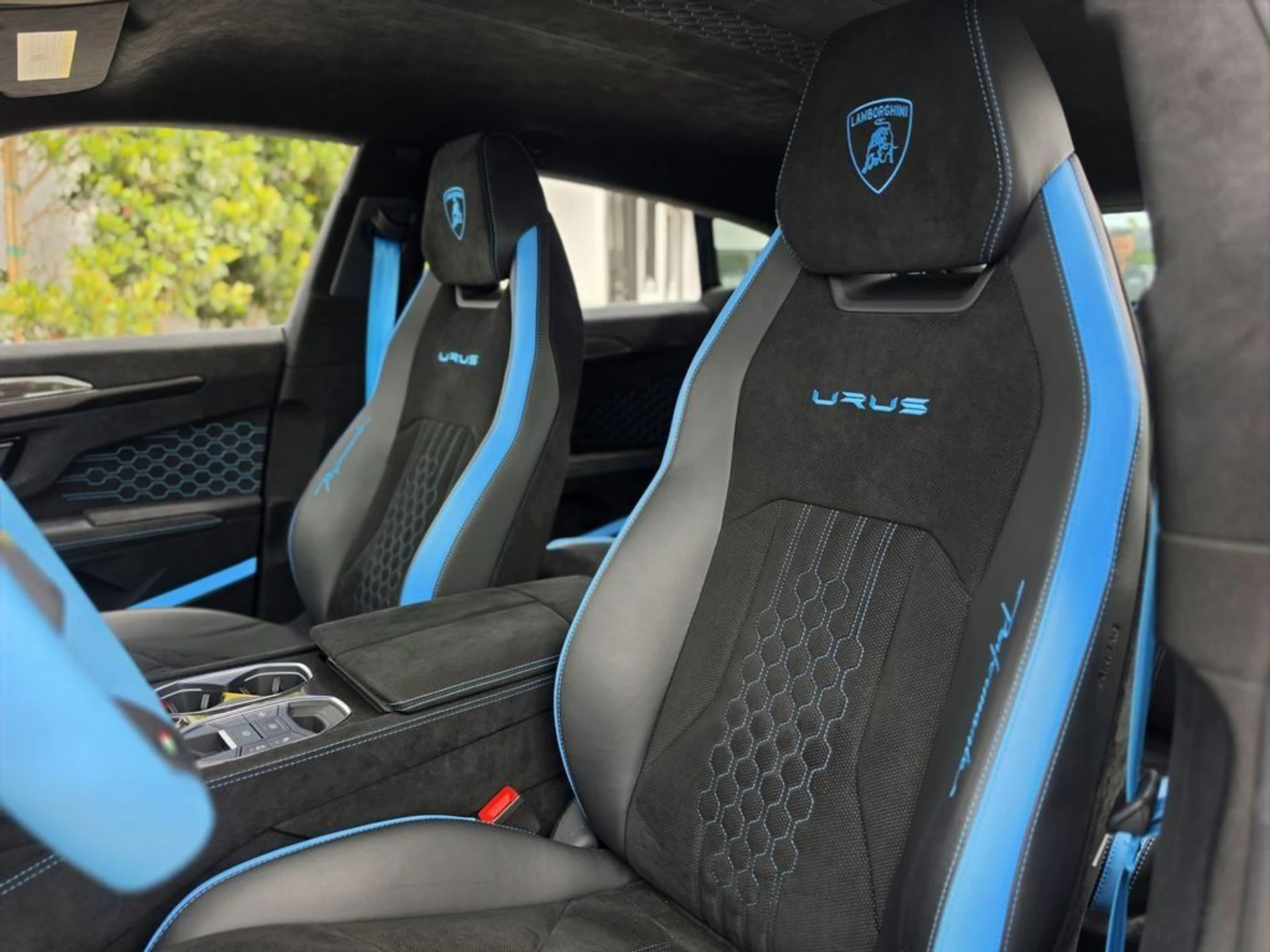 mph019_2395275024_c6bc72a01a5ffba24d78497b8bab449f_117472f074