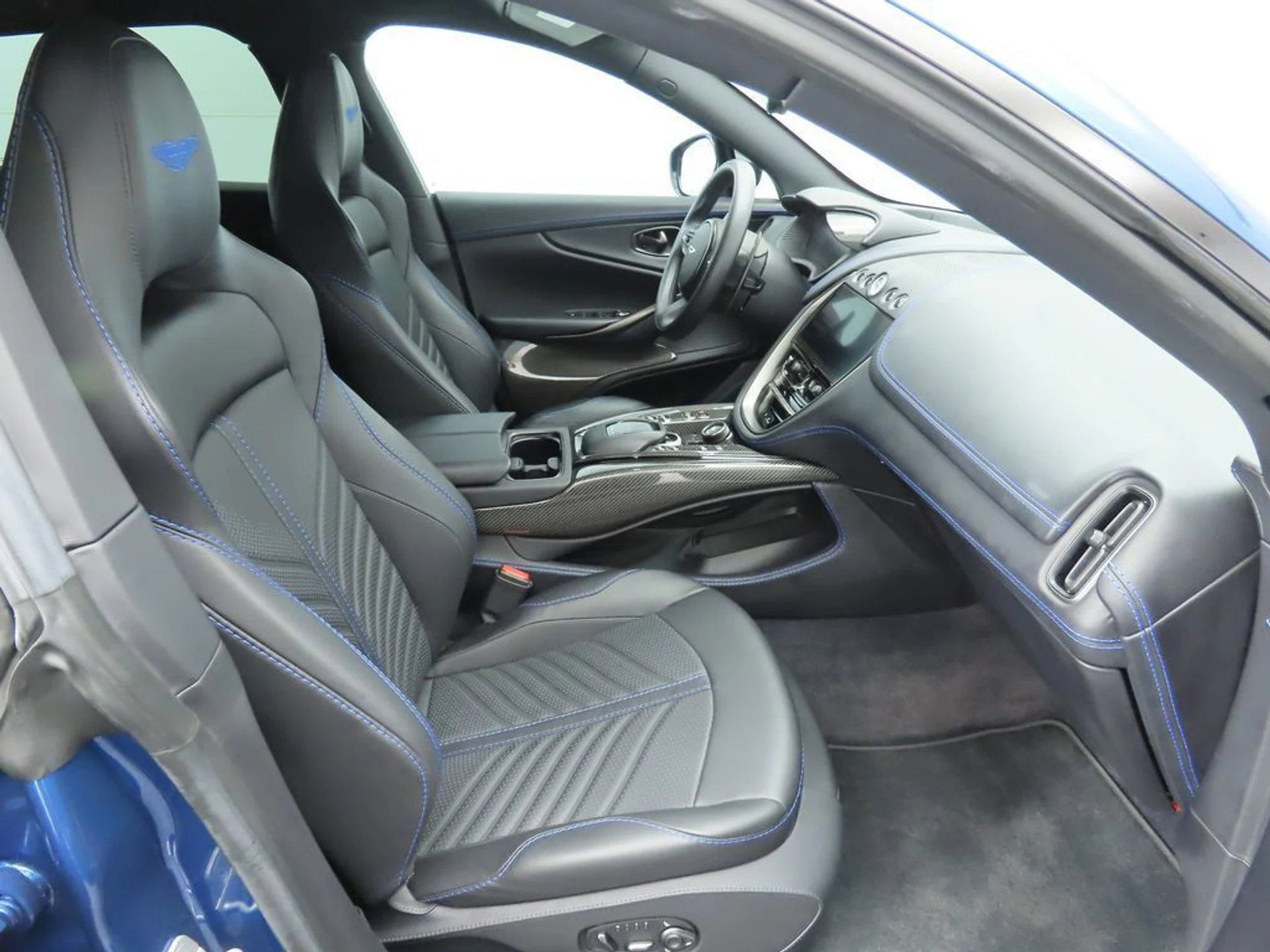 mph019_2396775819_used_2023_aston_martin_dbx_707awd_8119_22979398_20_1024_41dc26a49a