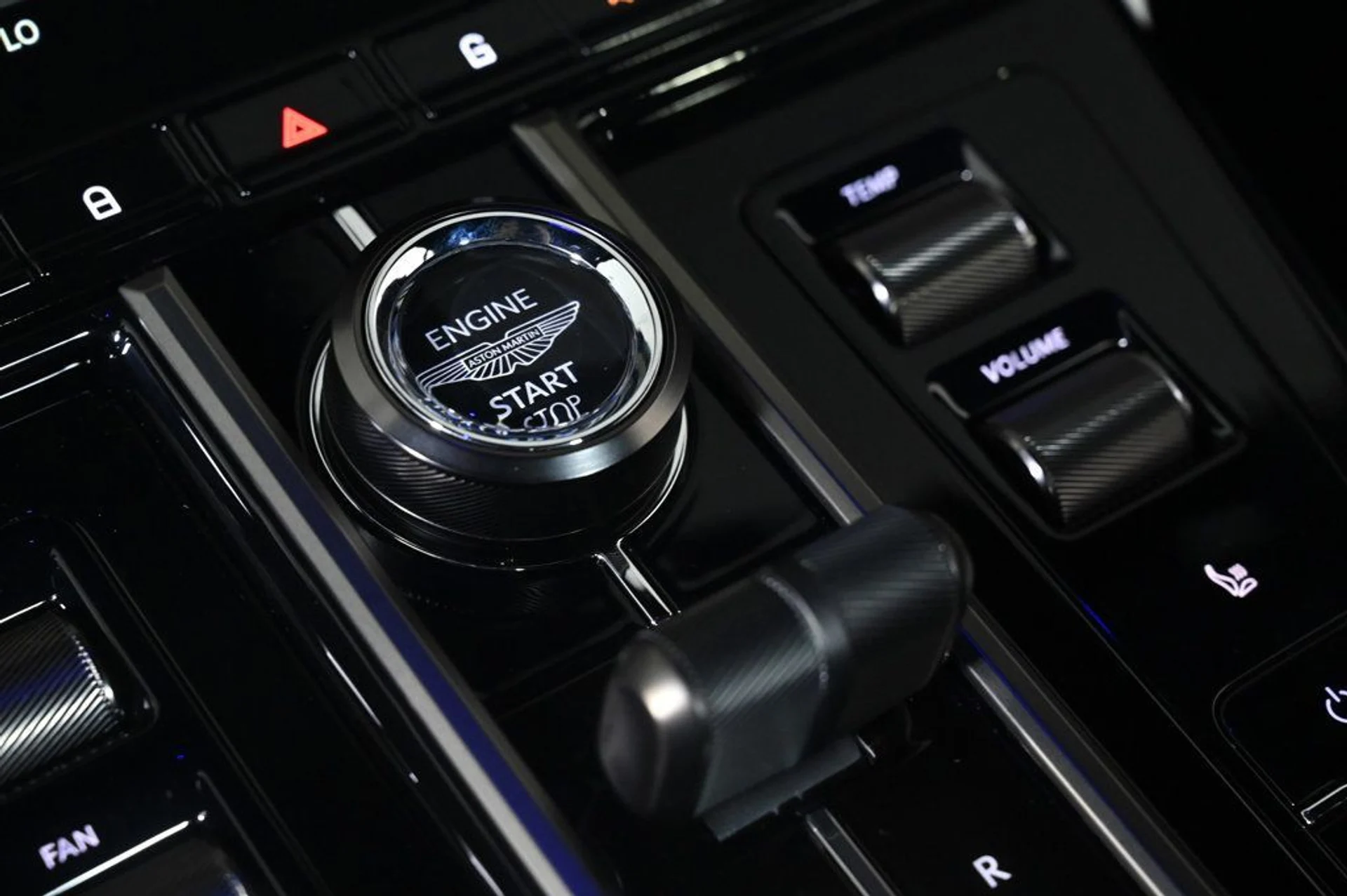 mph019_2398724690_new_2026_aston_martin_vantage_scoupe_11350_22957420_19_1024_7ee7a9addc