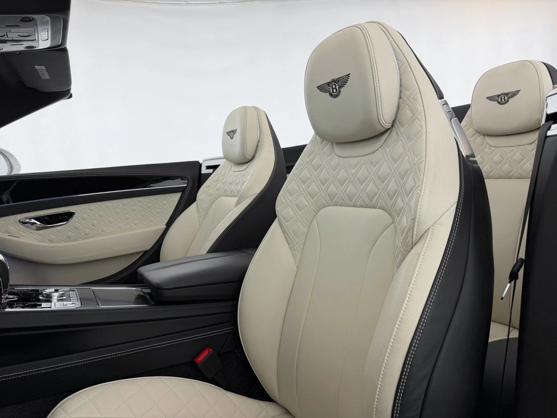 mph019_2401921656_518265a851a156dba1bffb35074bb87bx_374c3c1ae2