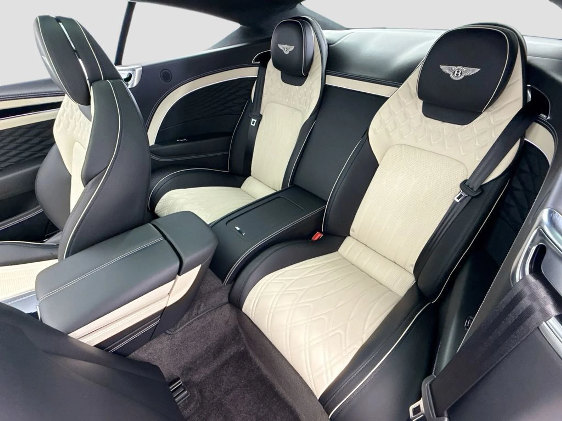 mph019_2403448354_new_2026_bentley_continental_gt_azure_8119_22995385_20_1024_9d6c66f2b5