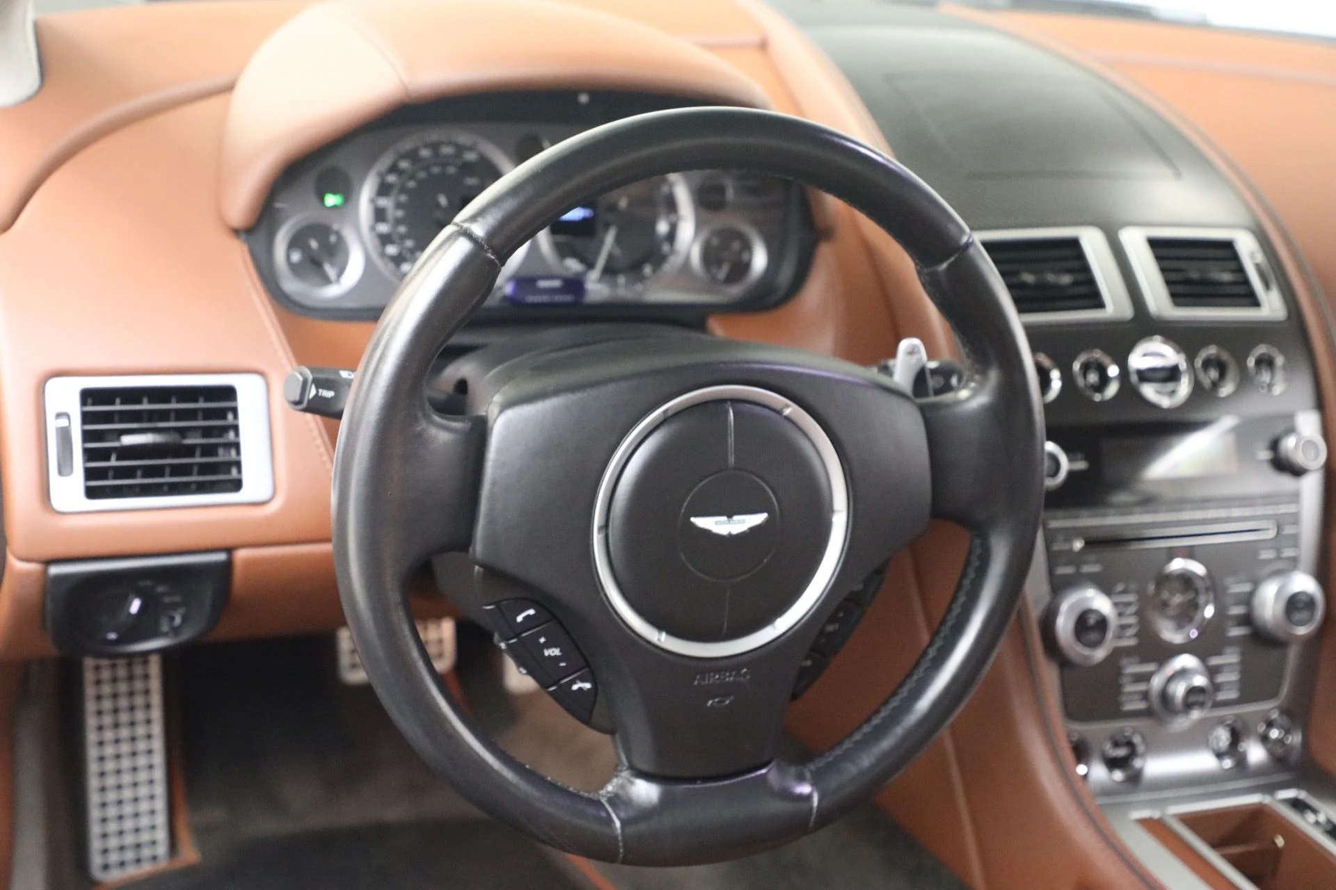 mph019_2404678310_Used_2014_Aston_Martin_DB_9_1789160286_5438ea9662