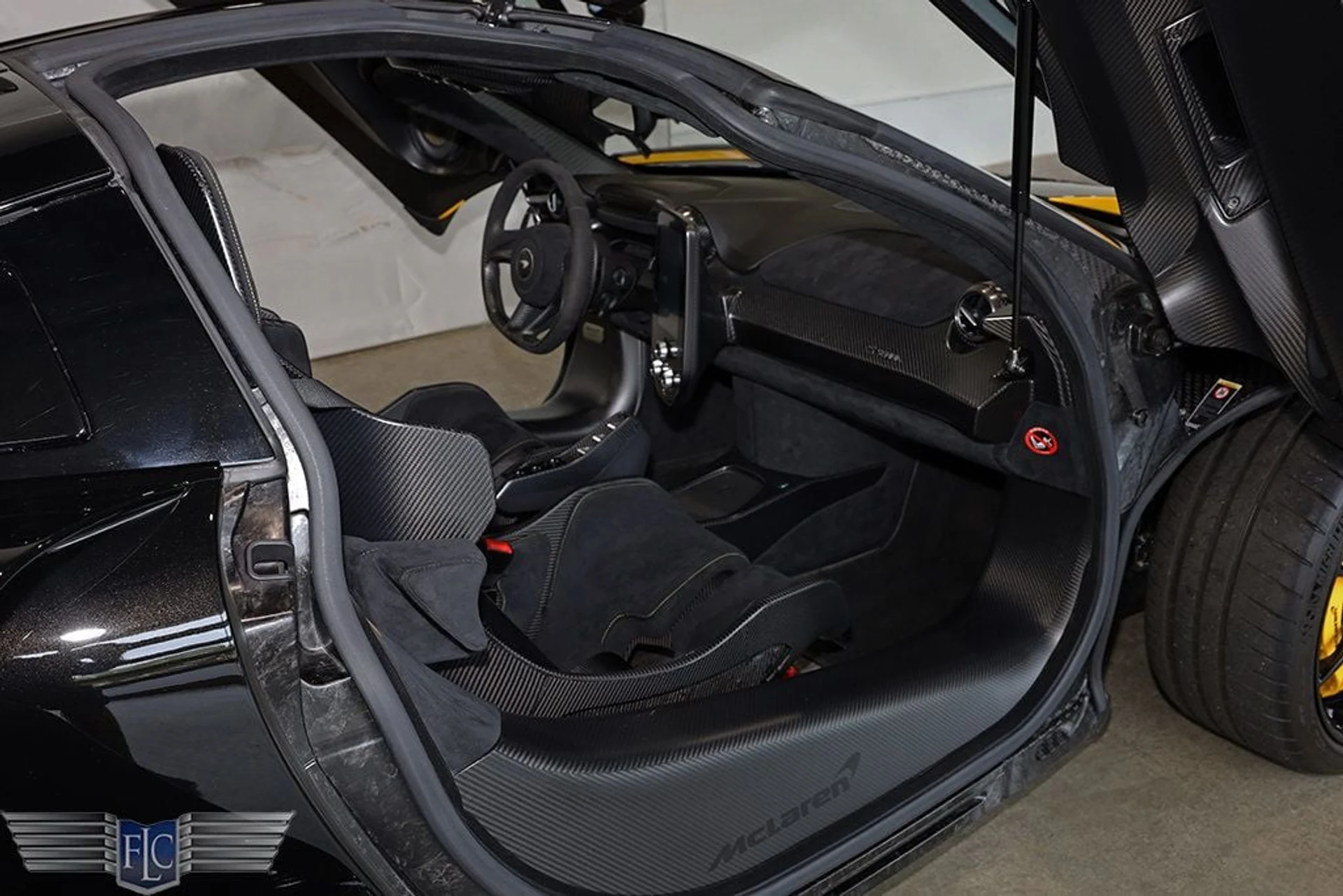 mph019_2406424188_used_2019_mclaren_senna_9689_22907327_20_1024_f060d578ca