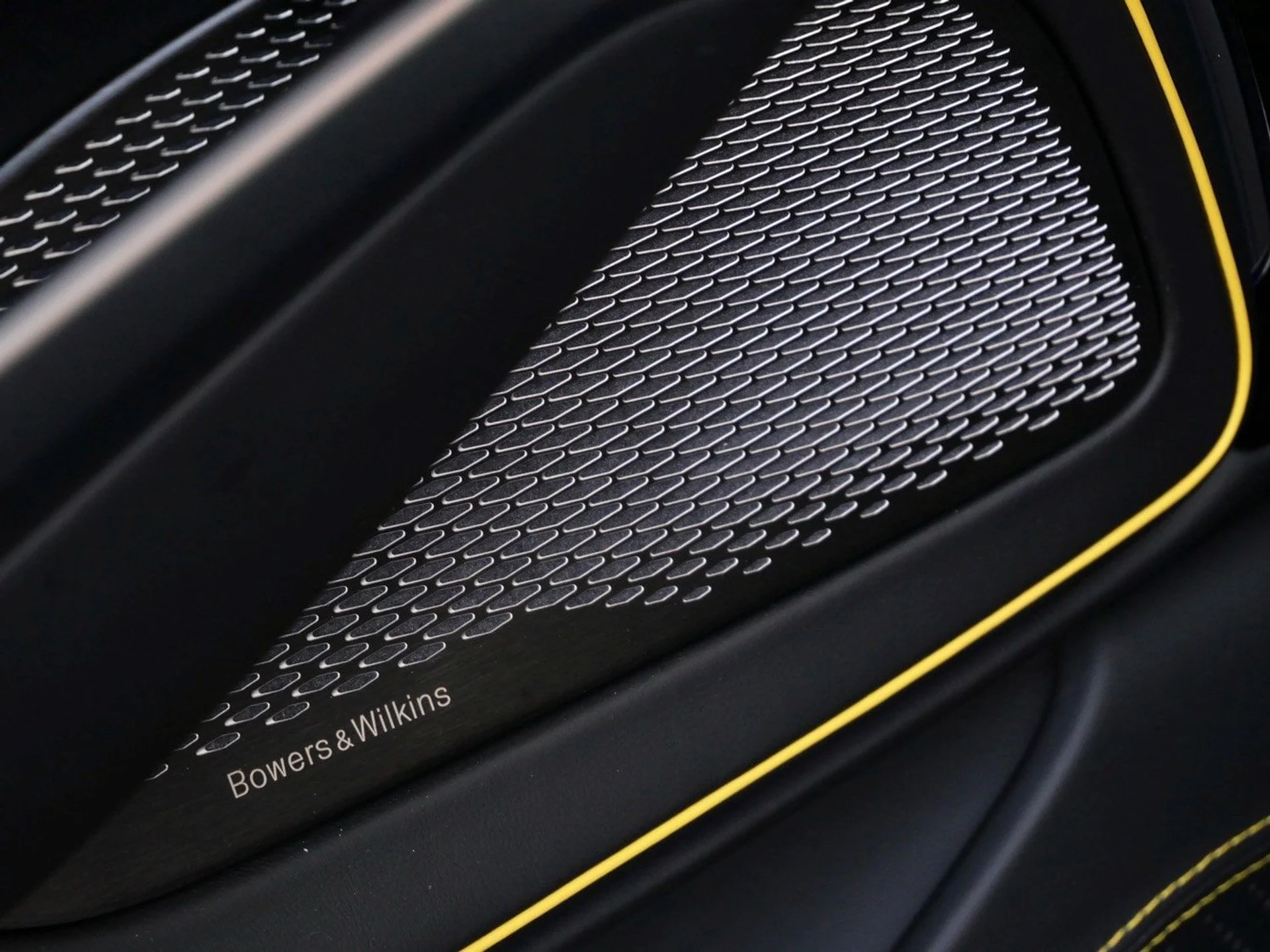 mph019_2413232948_8b47a9fada980583cb8b5e37a426ffb8x_eda9f4a761