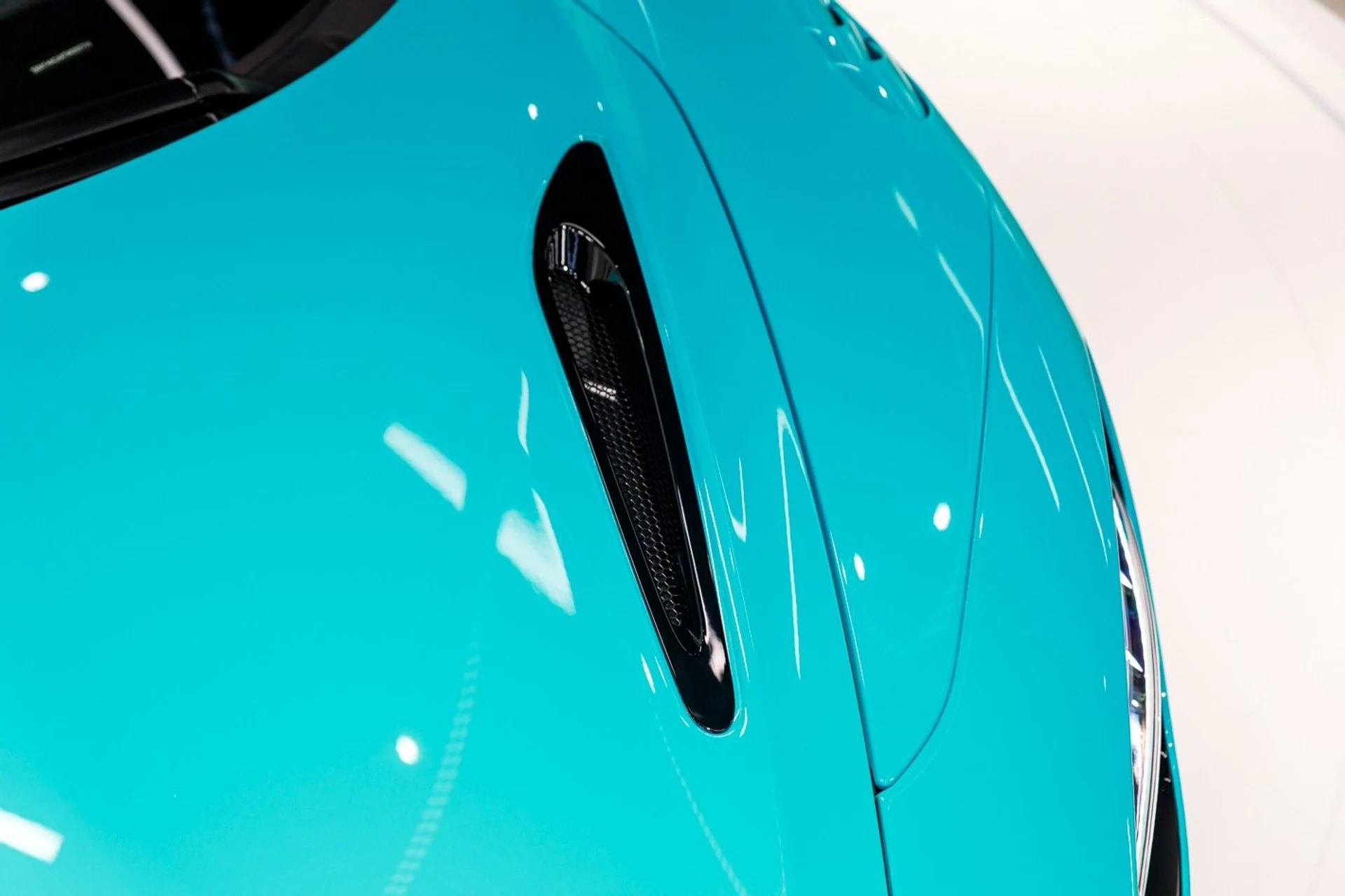 mph019_2424075037_605_p20_l_67aef53cee