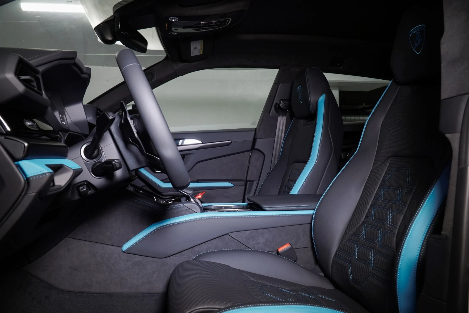 mph019_2427053434_New_2025_Lamborghini_Urus_SE_1770747580_db70134485