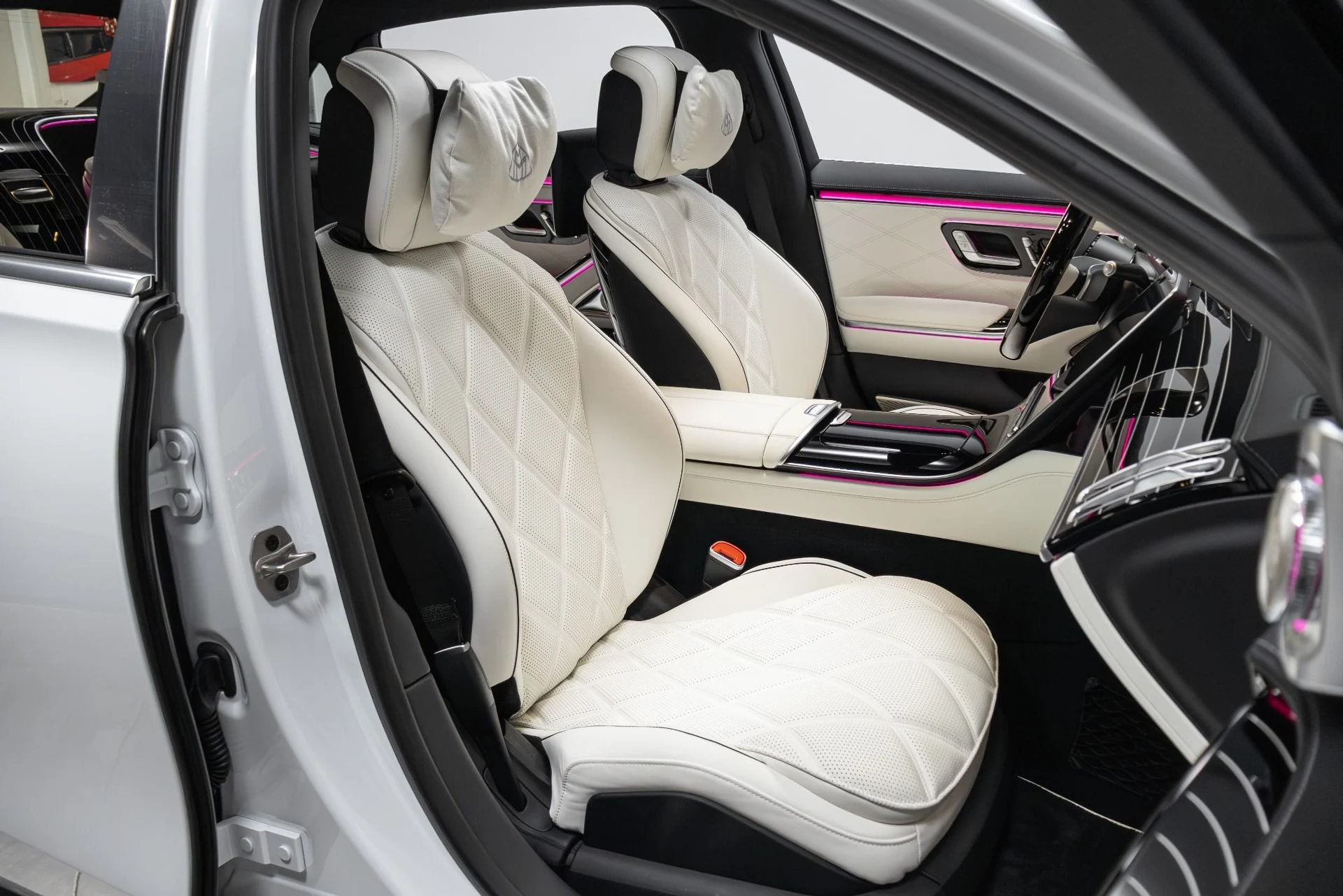 mph019_2438757017_Used_2024_Mercedes_Benz_S_Class_Maybach_S_680_4_MATIC_1766186559_55b52c75a0