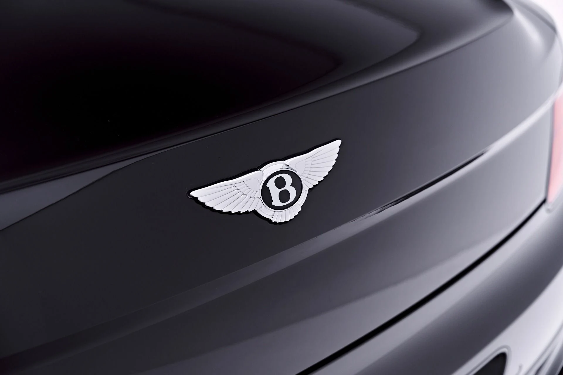 mph019_2443921129_Used_2023_Bentley_Flying_Spur_S_1784247242_5bedecf4d2