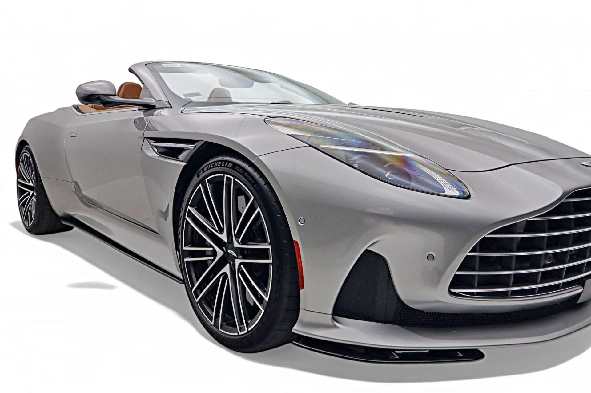 mph019_2445351317_Used_2024_Aston_Martin_DB_12_Volante_66e269cfb3