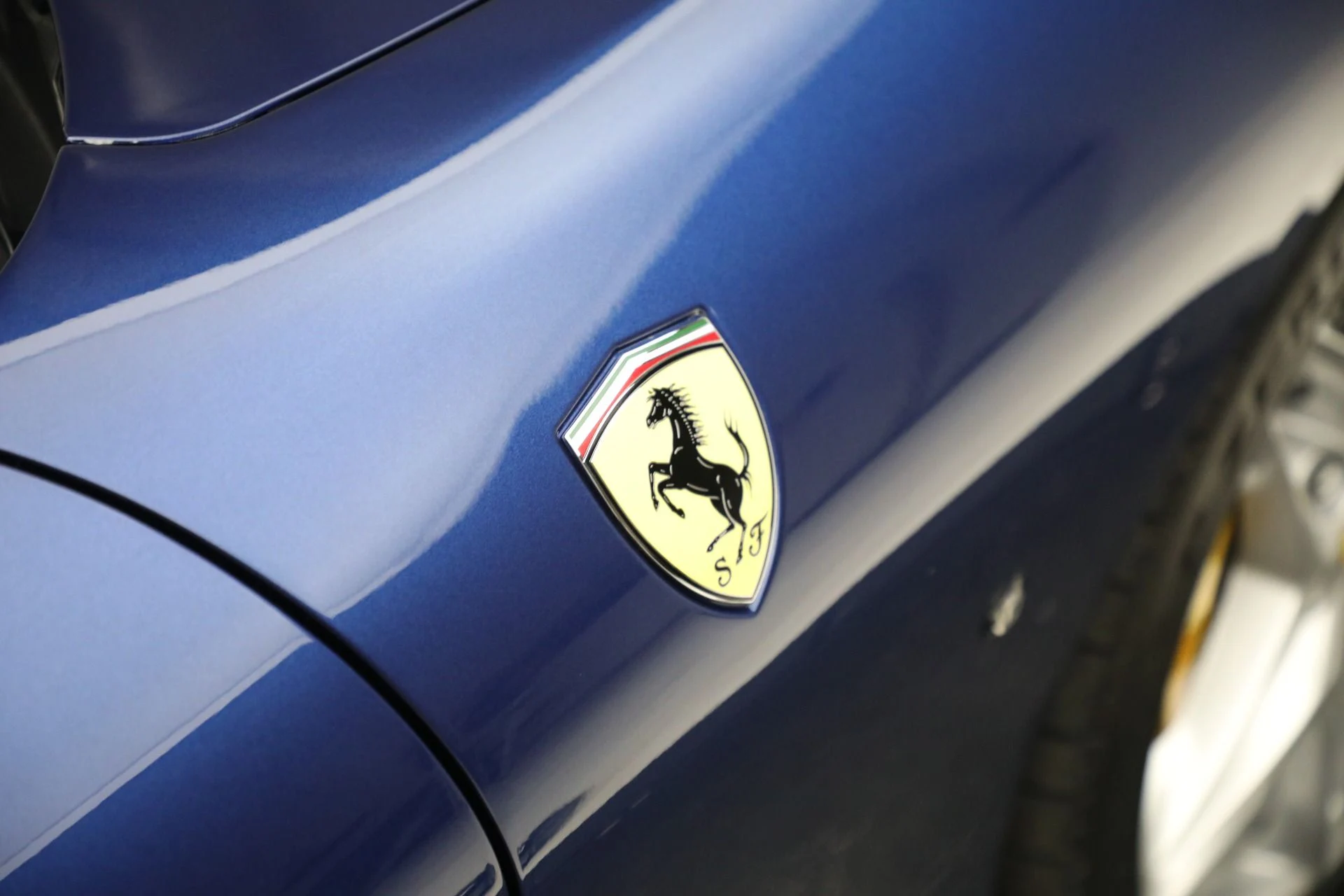 mph019_245244844_Used_2022_Ferrari_Roma_1768064667_97ed1d94a4