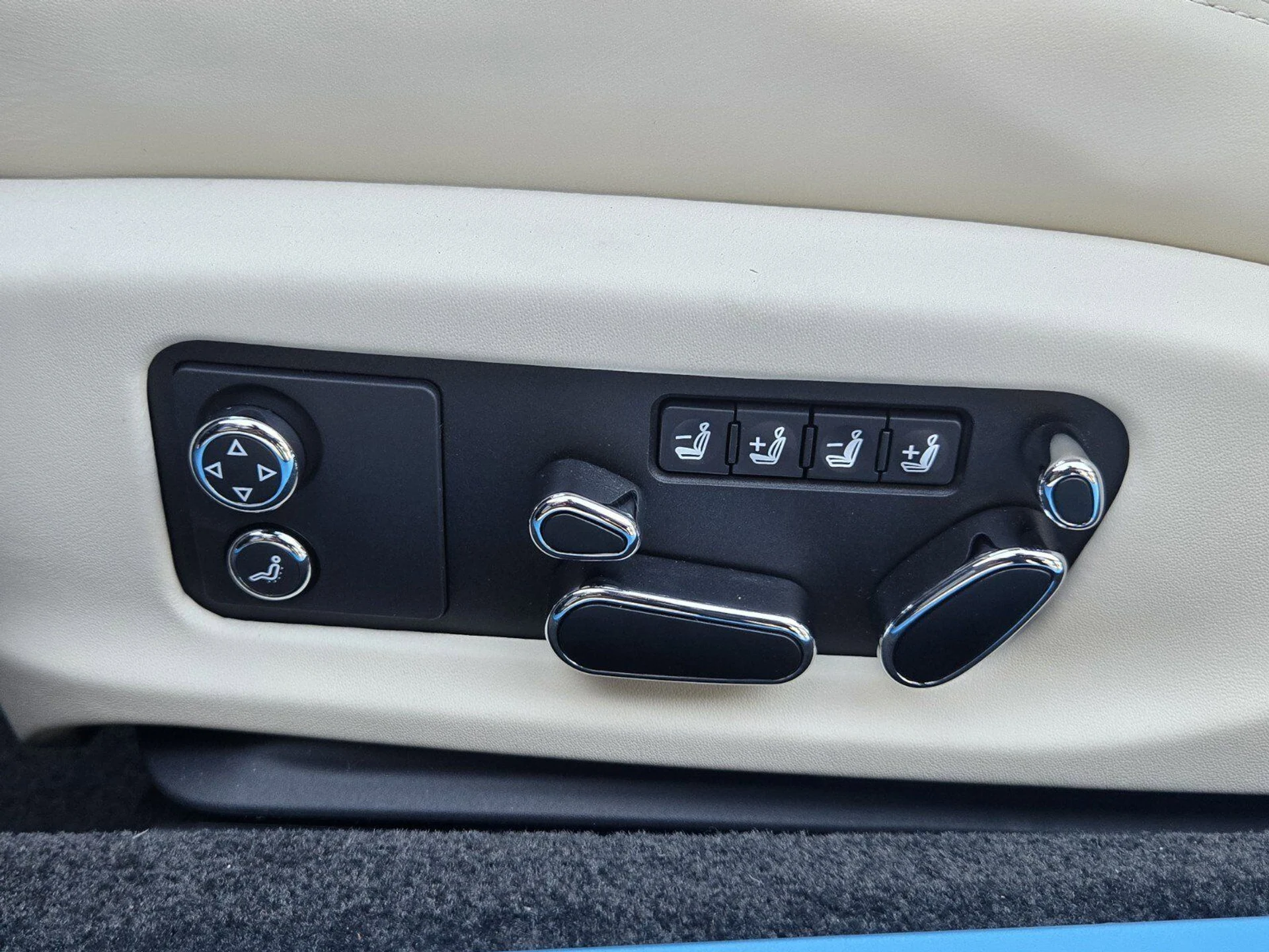 mph019_2455453527_5791ff3bb1b314a139fb80616efef64ax_da6d077b8b