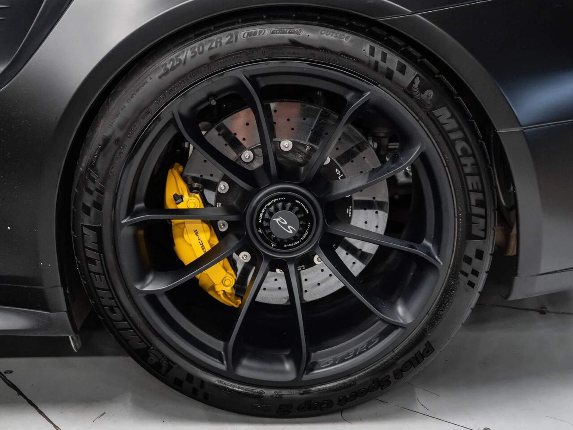 mph019_2455821571_porsche_911_2019_d263c13e1a