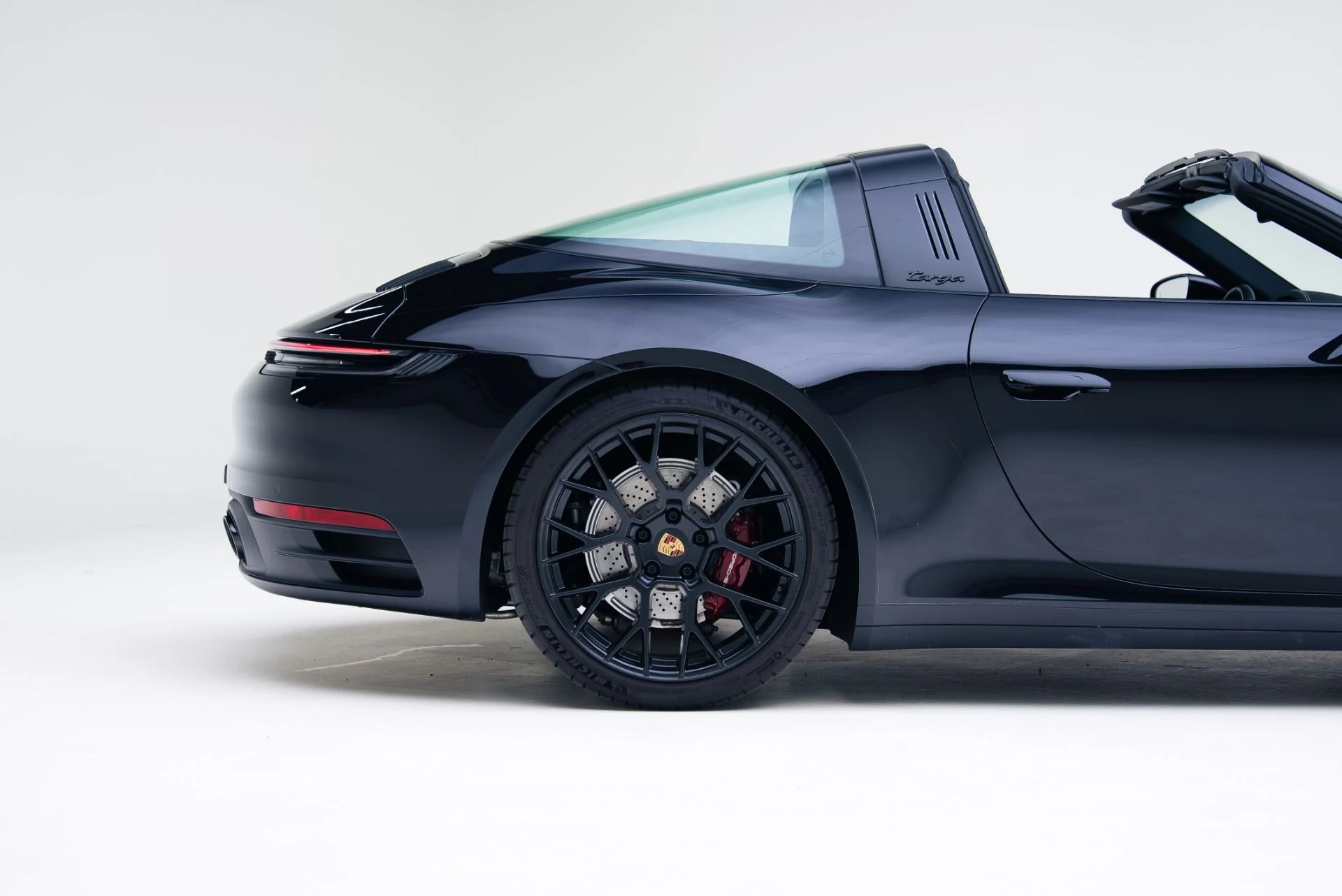 mph019_2458805464_Used_2024_Porsche_911_Targa_4_1767819156_5ce8ae2e85