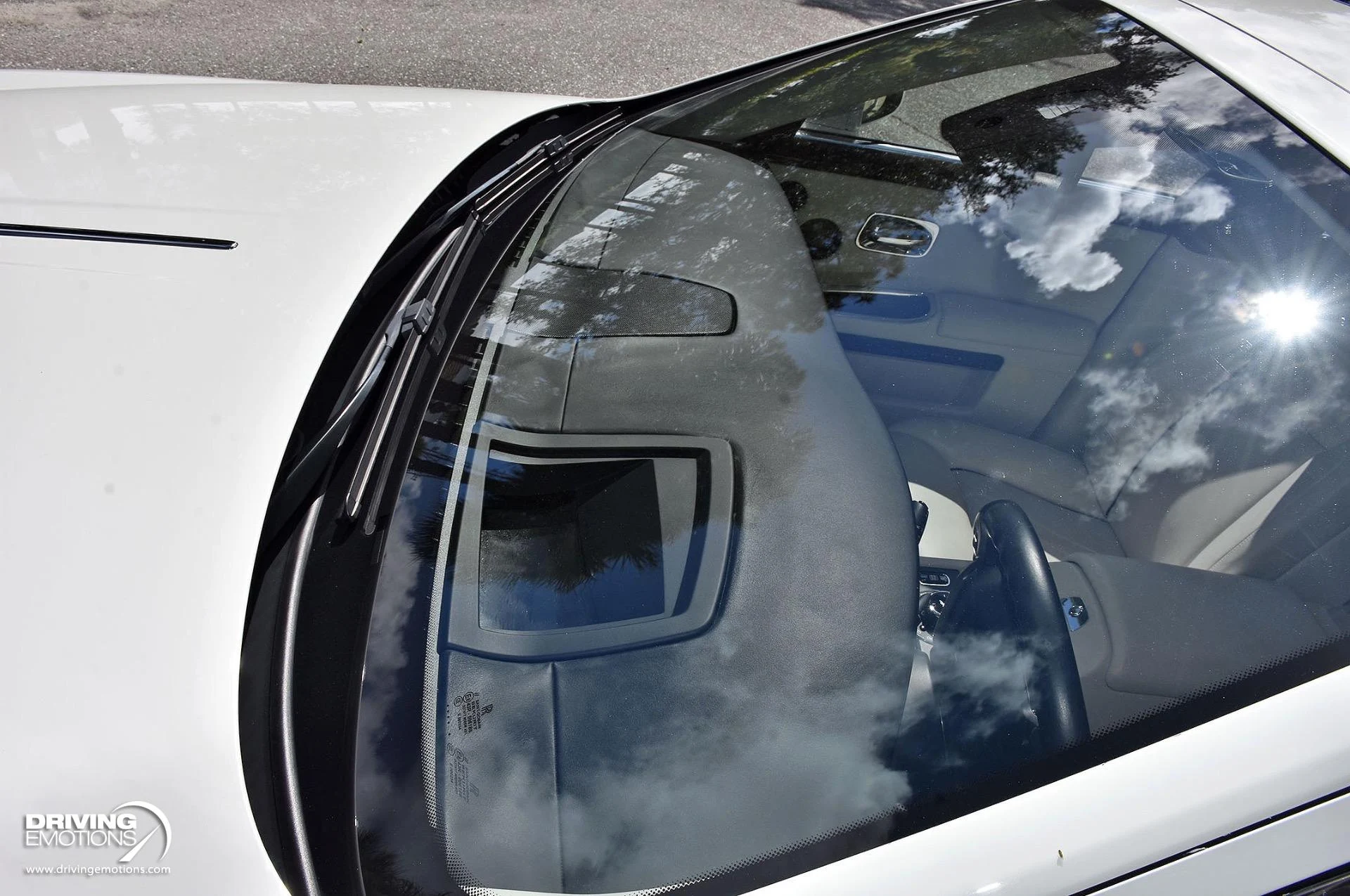 mph019_245994267_872_p20_l_25f0e679a3