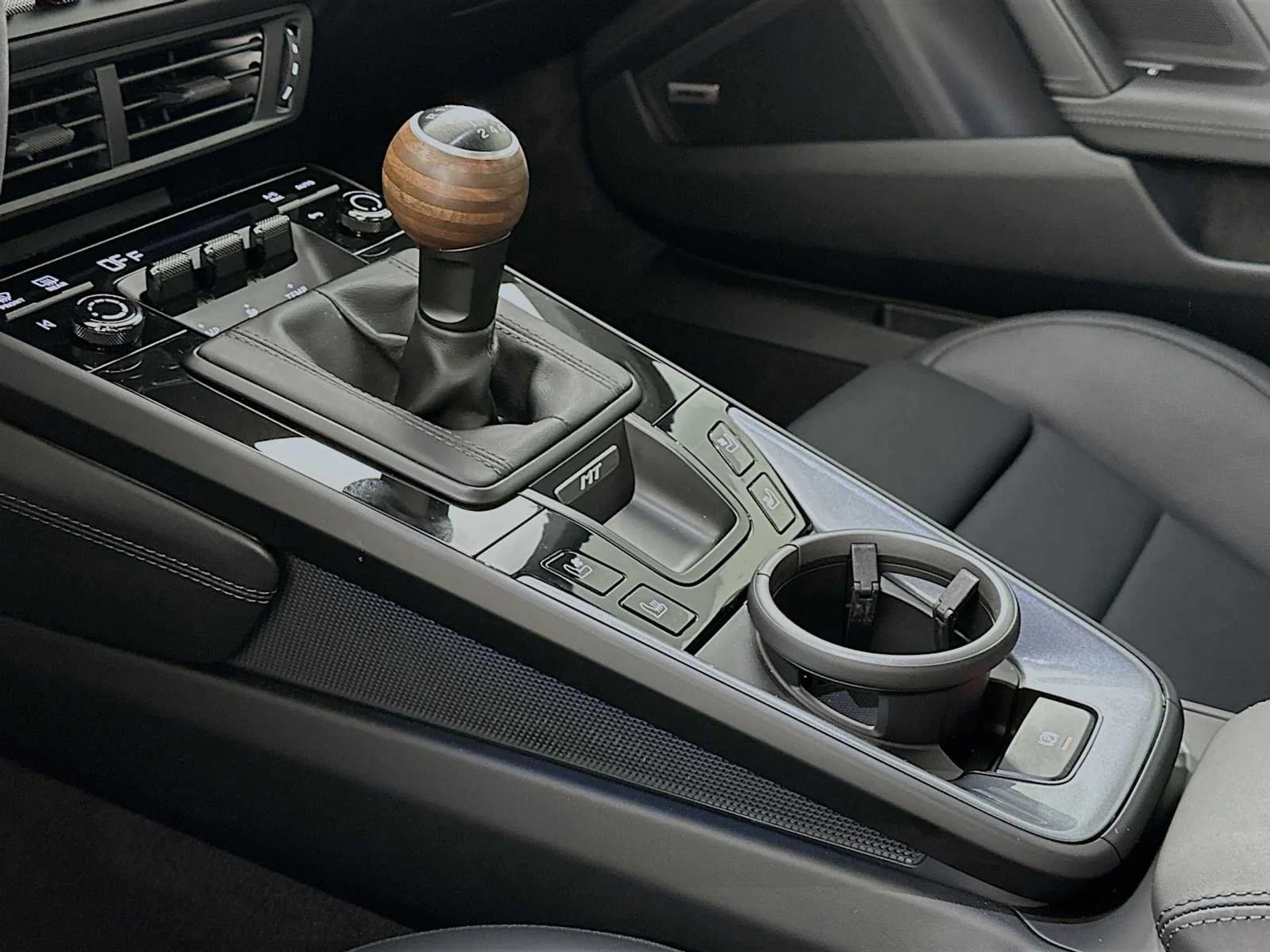 mph019_246262720_03662185be9d5f32d9b2e46f1e1d0020_84ca2dbde1