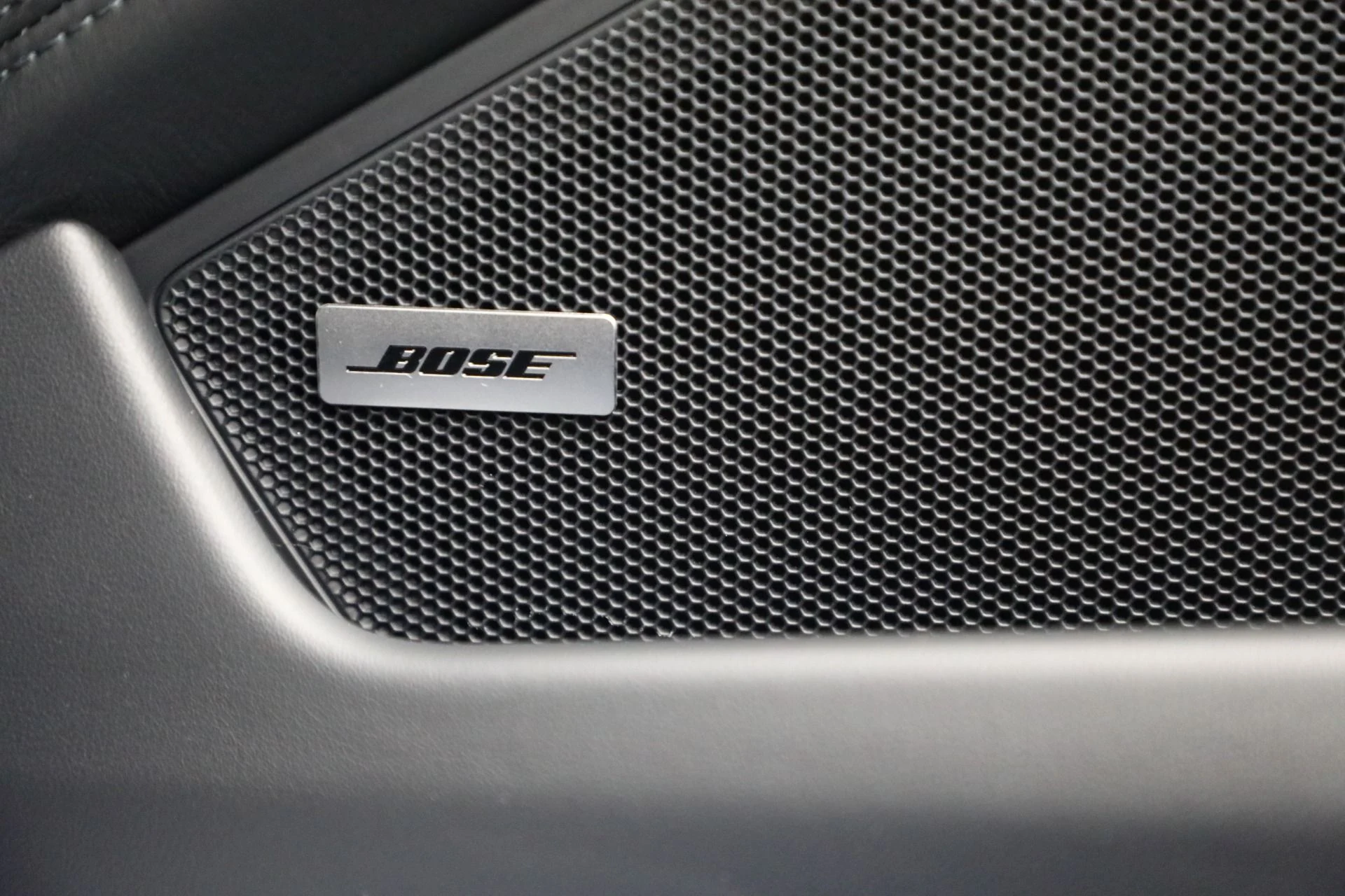 mph019_246829833_Used_2024_Porsche_911_Carrera_1766252344_bdfc42705a