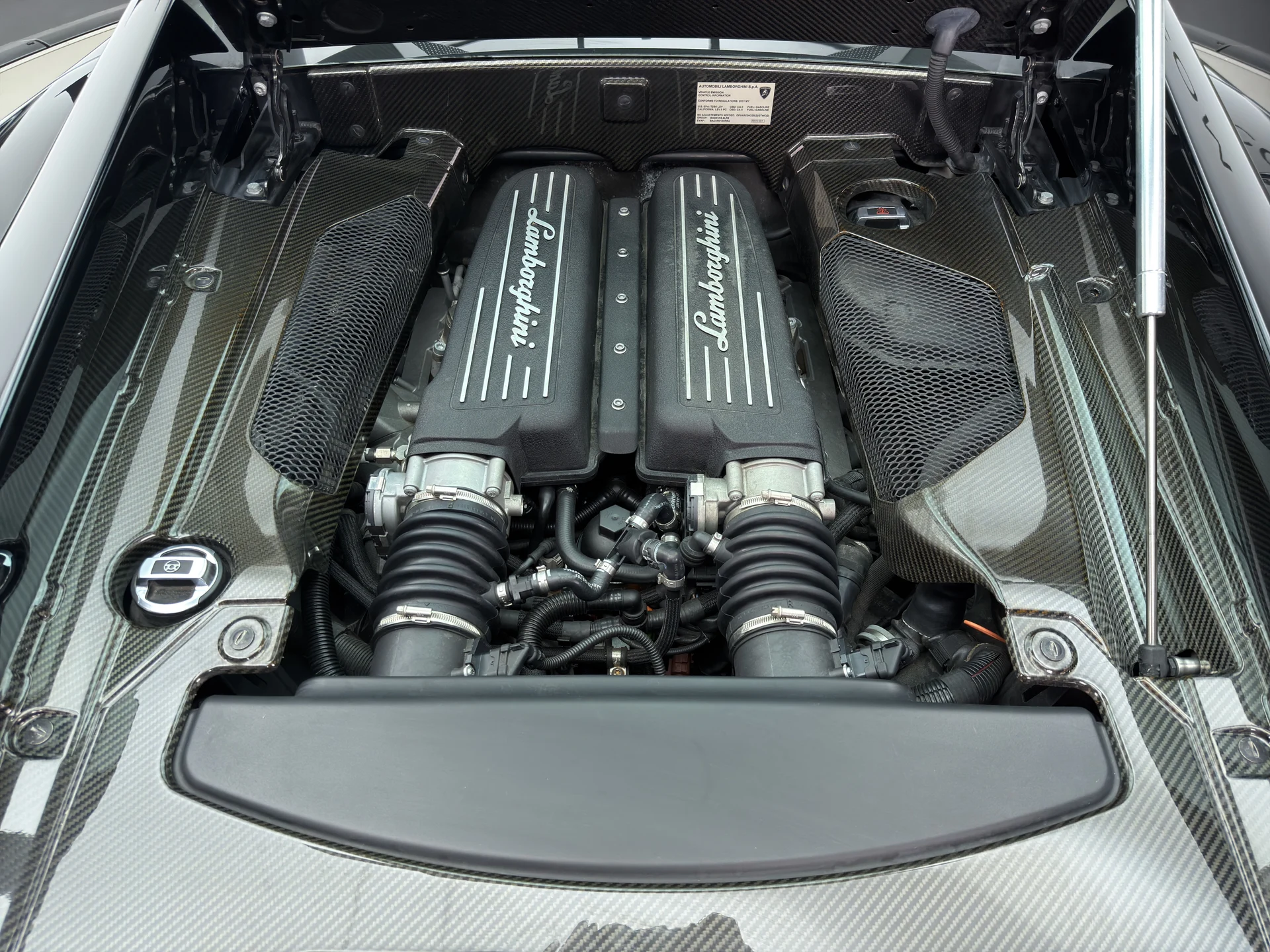 mph019_2469166936_RP_3898_engine_bay_001_af90b60227
