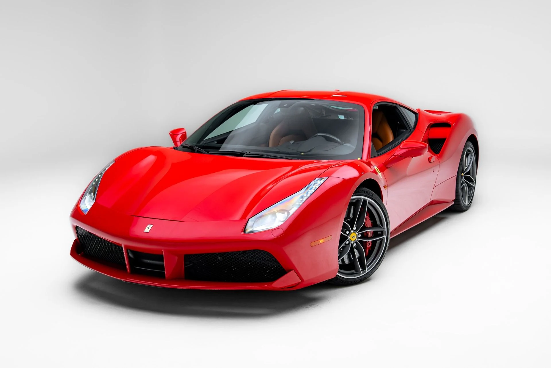 mph019_2470487692_Used_2018_Ferrari_488_GTB_1776815773_5d2a56ca93