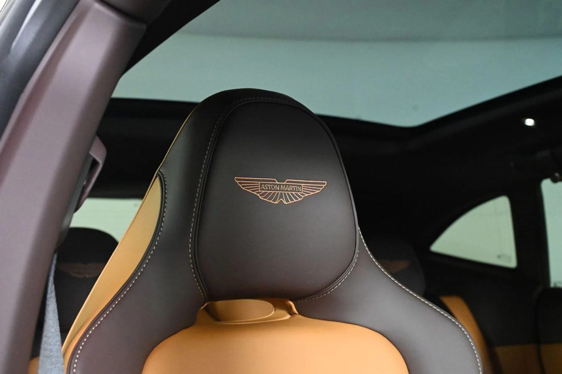 mph019_2470502165_new_2026_aston_martin_dbx_707awd_11350_22968765_20_1024_43c5555092