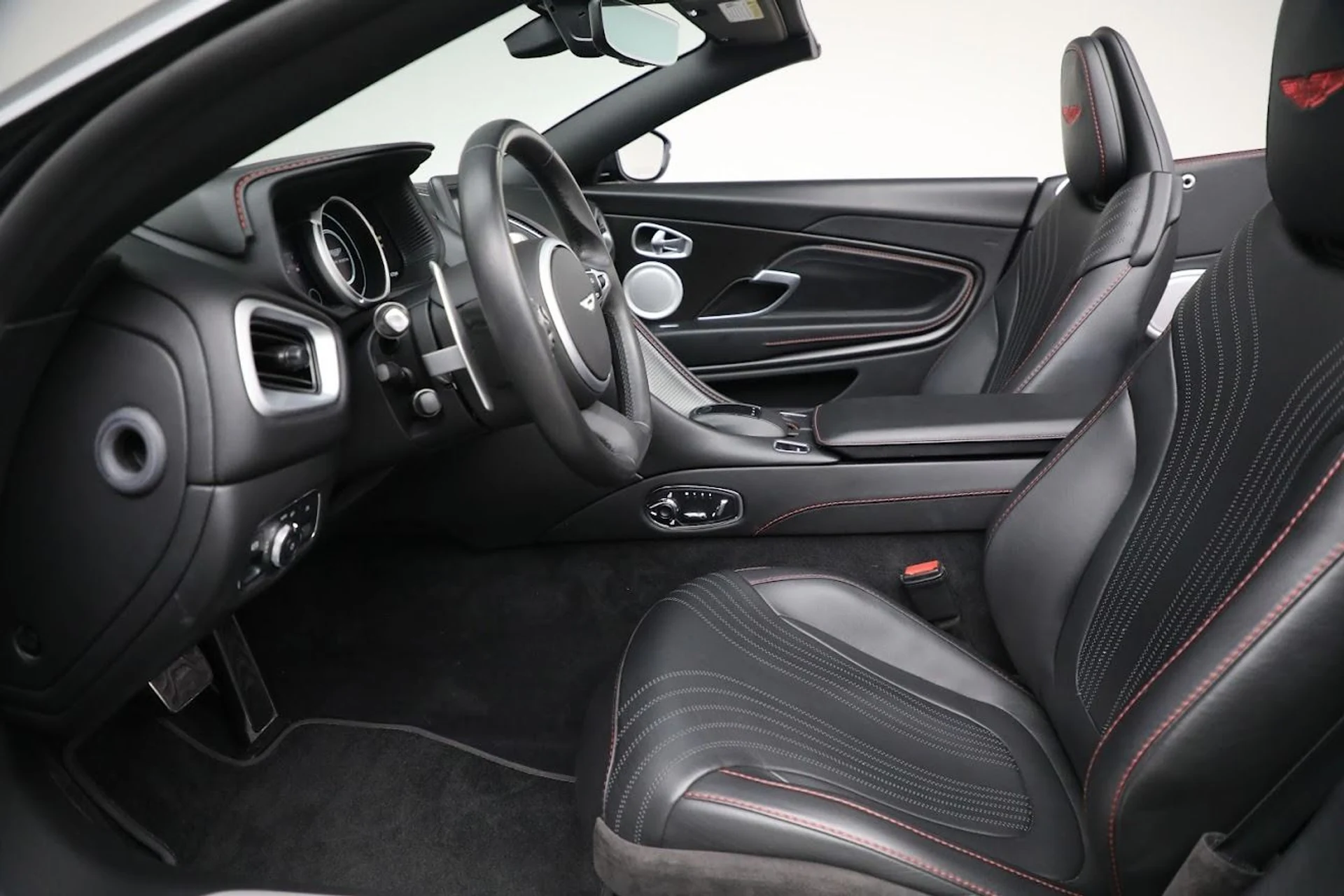 mph019_2474534691_Used_2020_Aston_Martin_DB_11_Volante_Convertible_1682724491_6d3b34cd5d