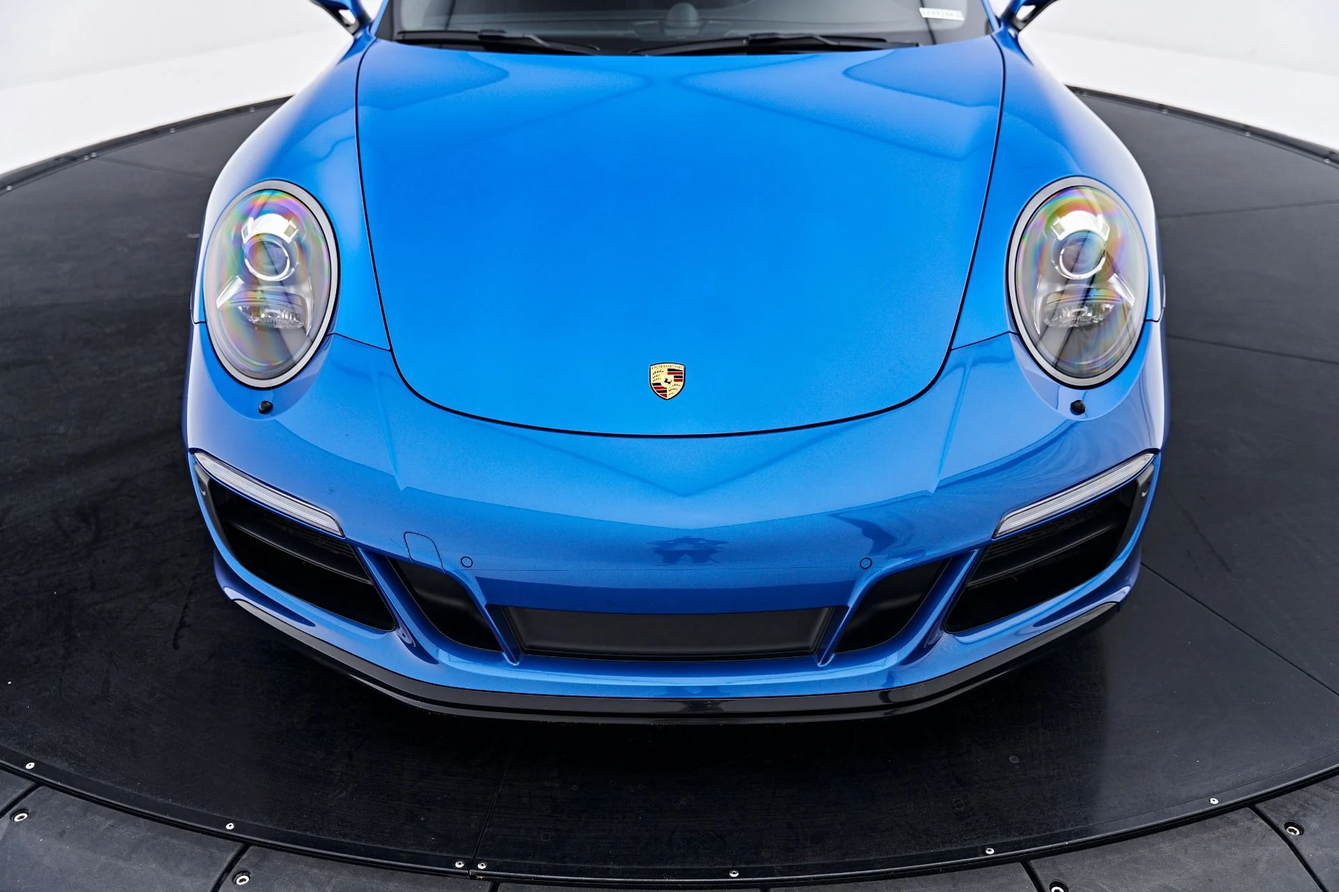 mph019_2475610423_Used_2017_Porsche_911_Carrera_GTS_1791853978_f1a2b7954b