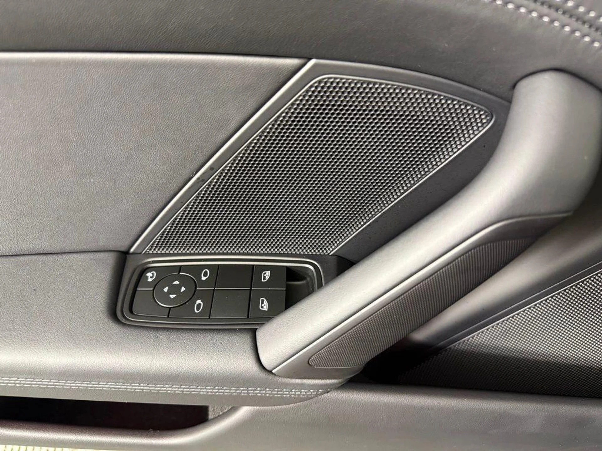 mph019_248853582_L69_Ps_L8_Af_MBSH_Pco_W_DSD_2i_Np1_E_b09d883138