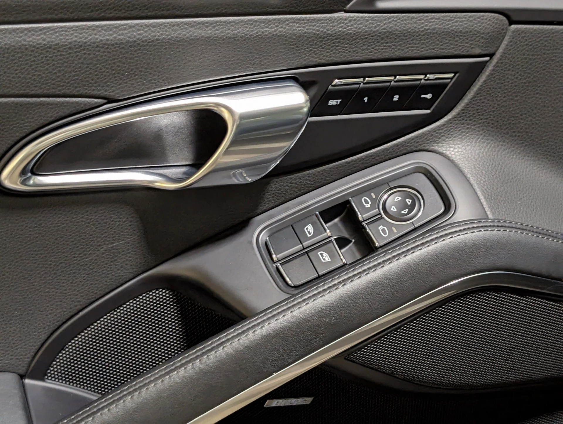 mph019_2489568002_8c55161210d5718bce780da0769747d5x_3bd89c40f2